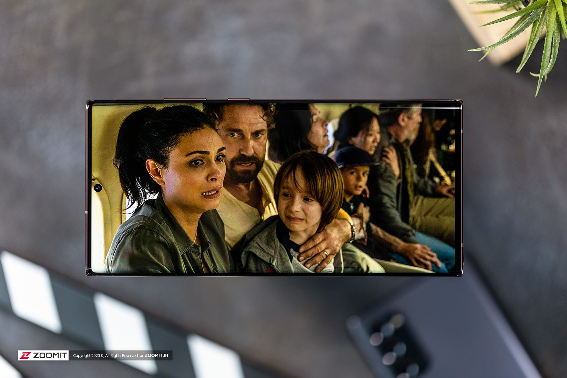 تصویر تماشای فیلم در گلکسی نوت ۲۰ اولترا