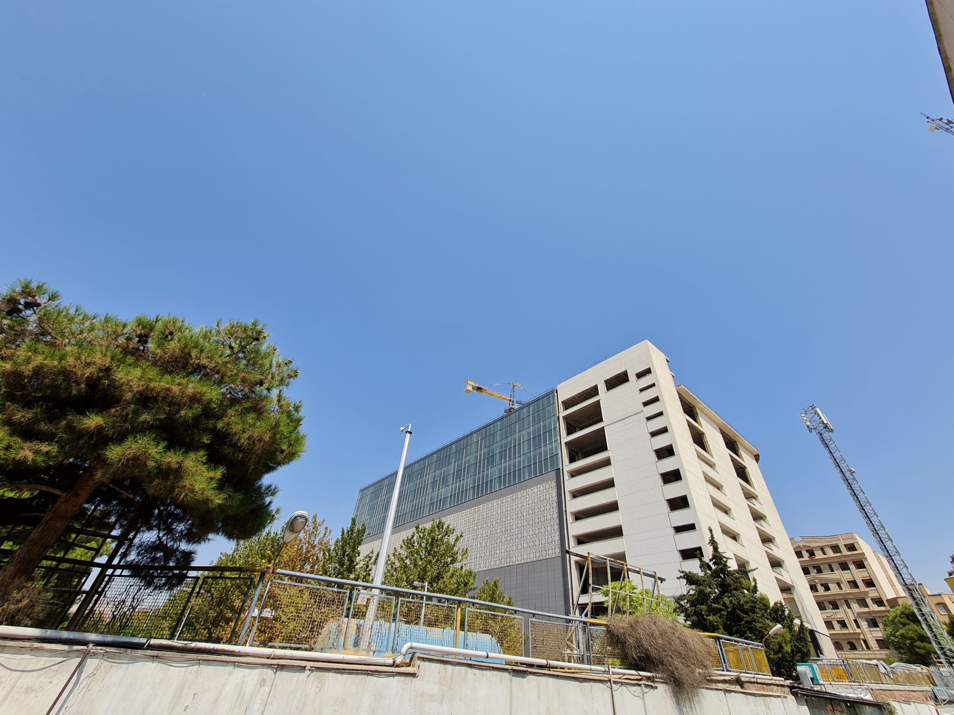 نمونه عکس اولتراواید گلکسی نوت ۲۰ - ساختمان پارک ترافیک