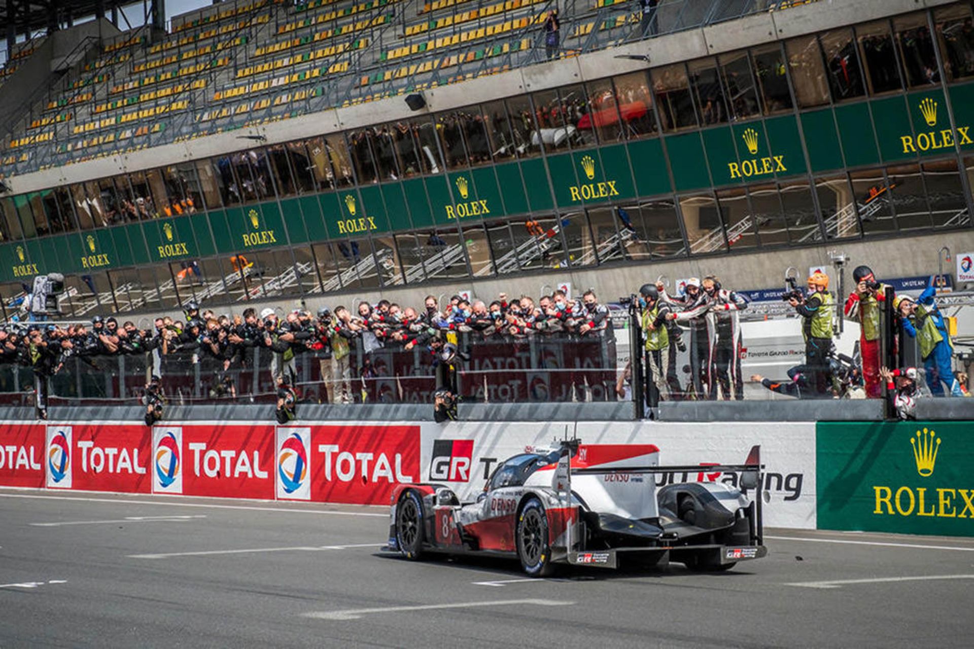مرجع متخصصين ايران خودرو تيم تويوتا گازو ريسينگ / Toyota در سري مسابقات لمان / Le Mans