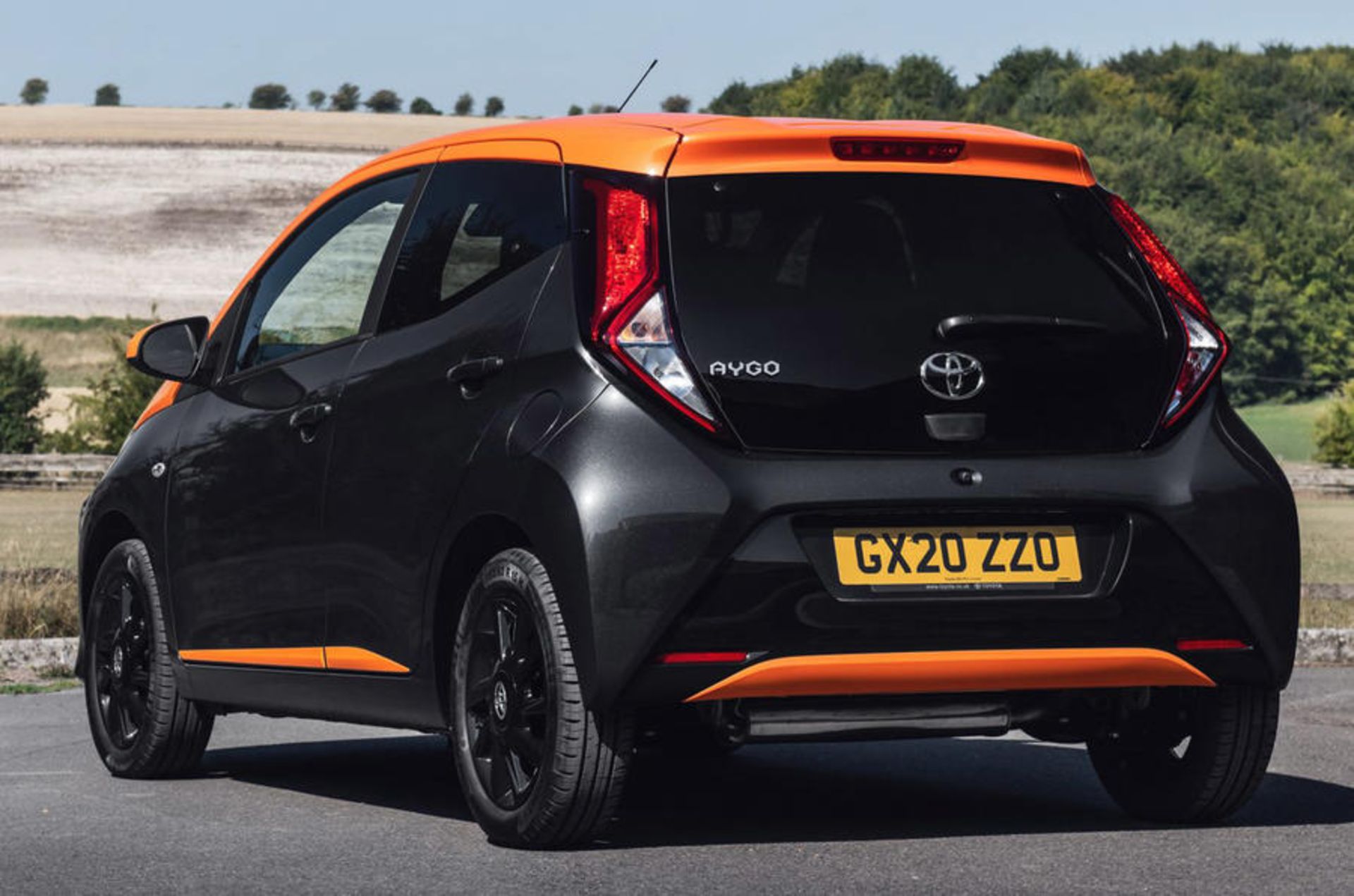Toyota Aygo JBL Edition  تویوتا آیگو جی بی ال  نمای پشت
