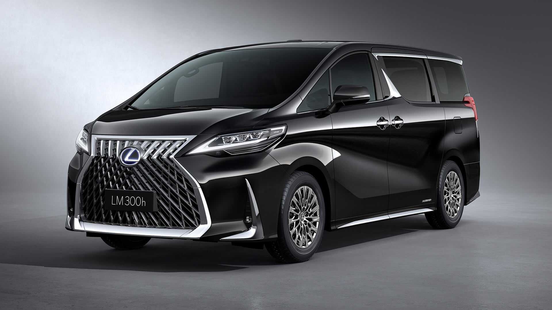 نمای اصلی مینی ون لوکس لکسوس ال ام / Lexus LM Minivan با رنگ مشکی با جلوپنجره اختصاصی