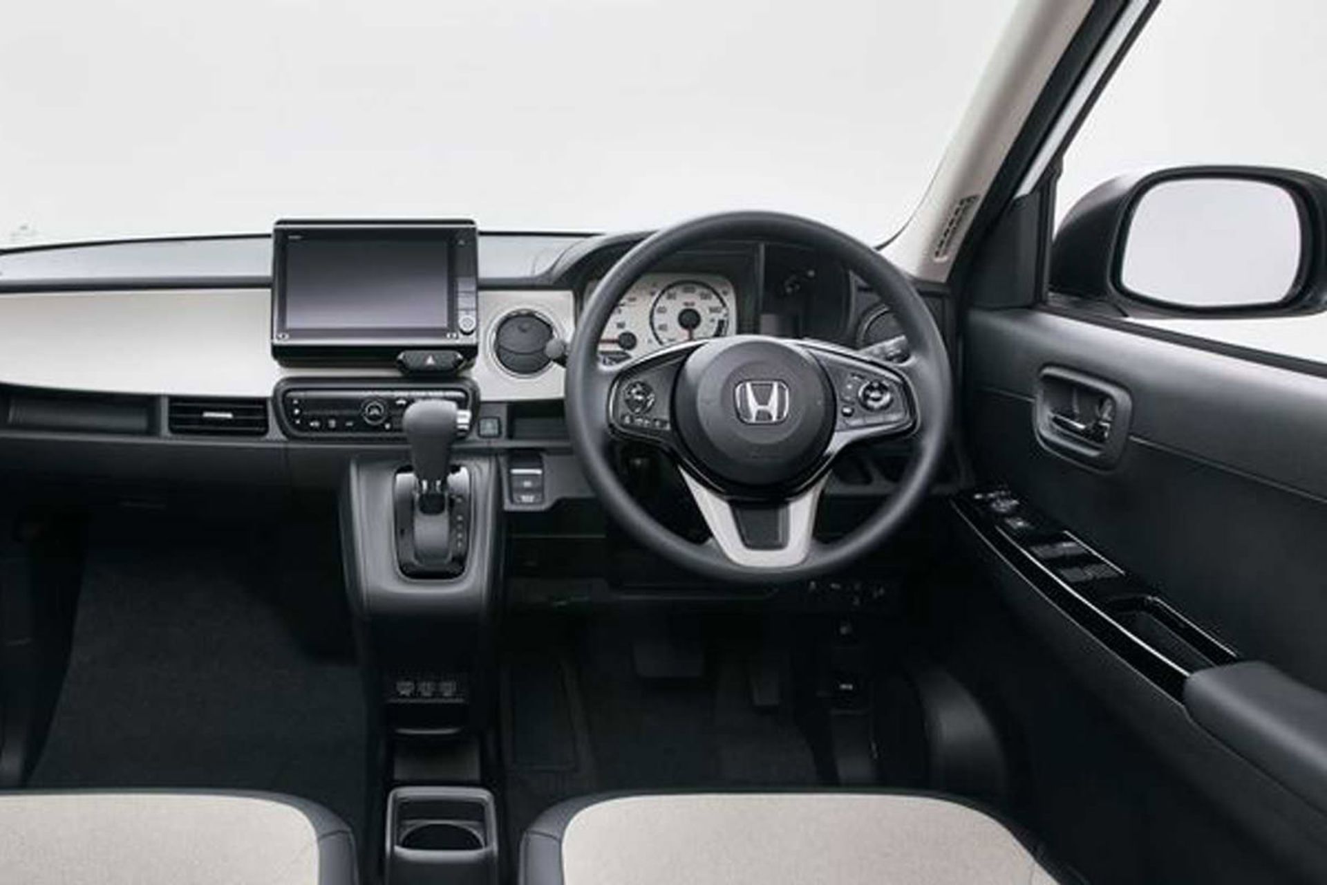 نمای کابین و داشبورد خودرو هاچ بک / hatchback هوندا ان-وان / Honda N-One