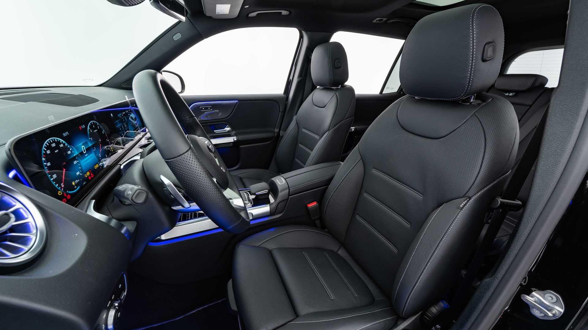 نمای فرمان و صندلی جلو کراس اور مرسدس بنز جی ال بی تیونینگ برابوس / Brabus Mercedes-Benz GLB