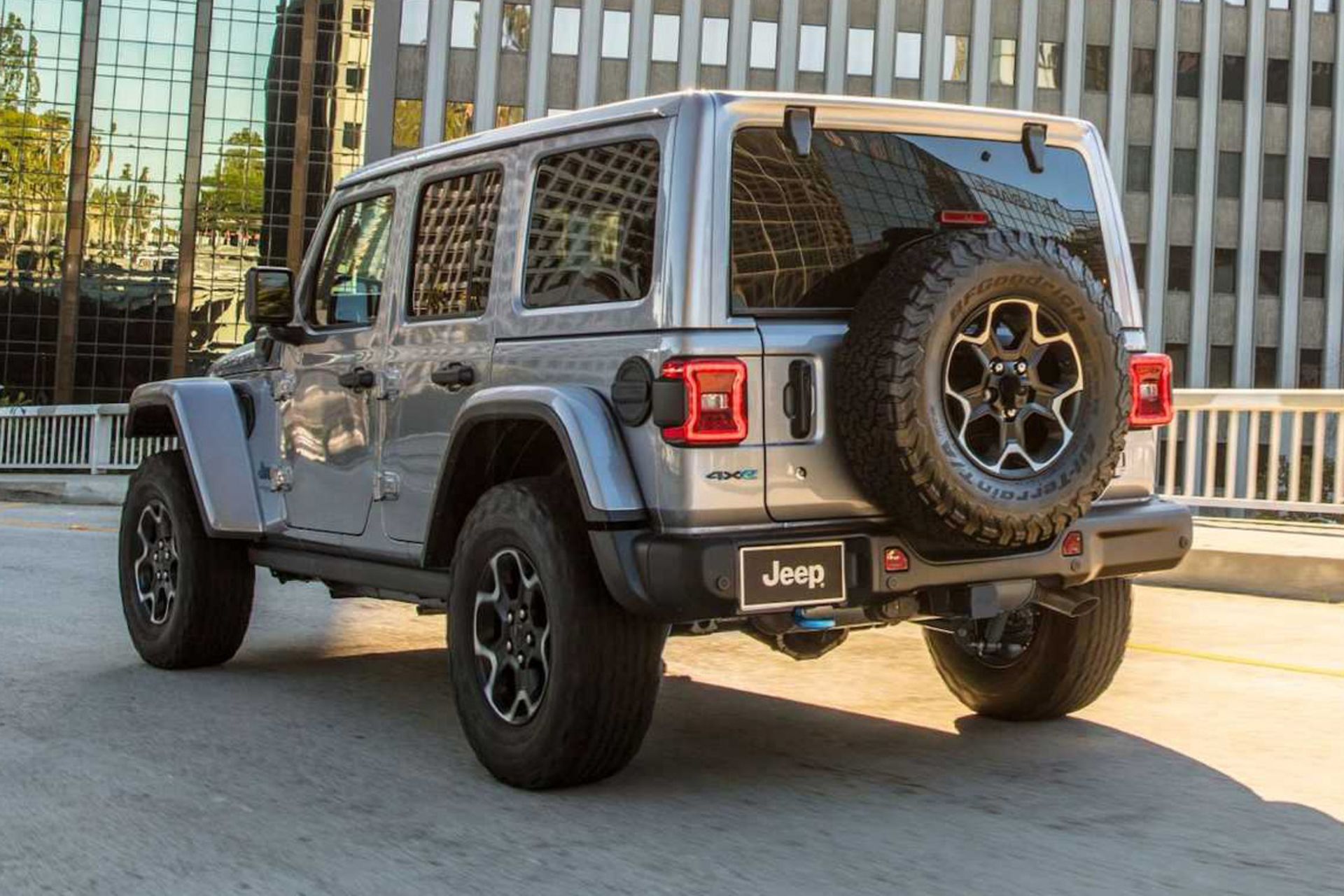 Jeep Wrangler 4xe جیپ رانگلر پلاگین هیبرید