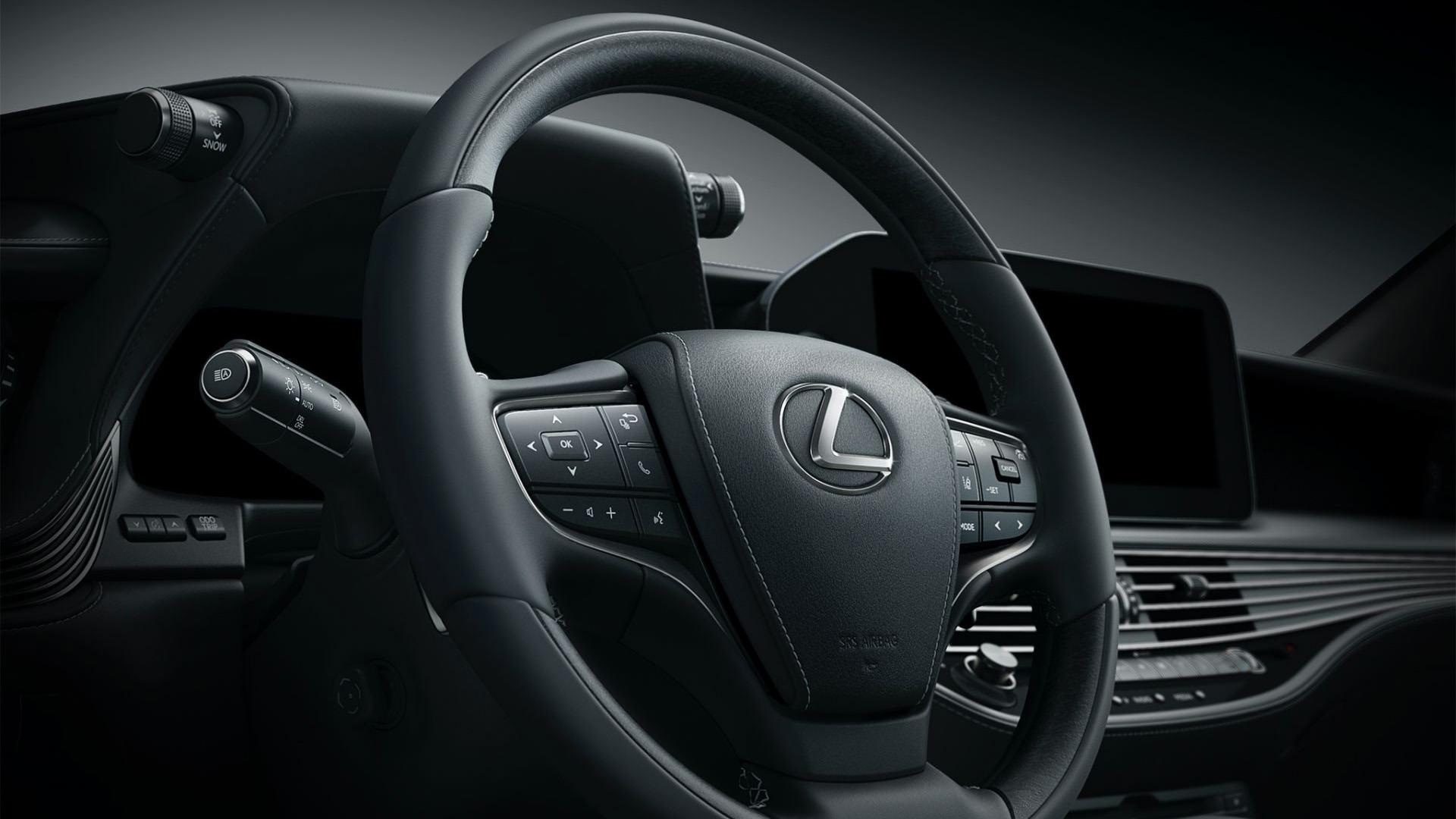 غربیلک فرمان سدان پرچم دار لکسوس ال اس / 2021 Lexus LS