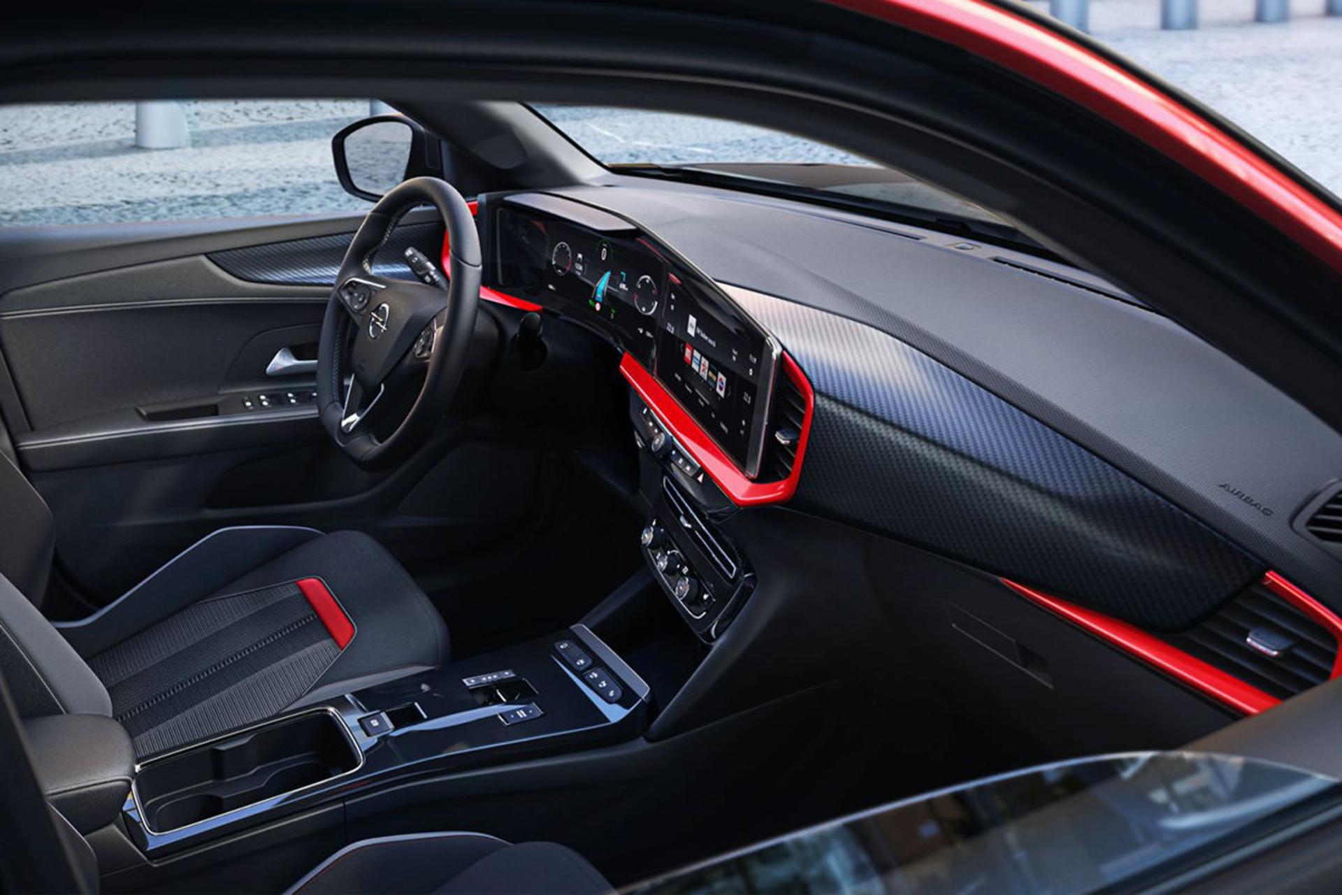 کابین و فرمان و داشبورد کراس اور کامپکت اوپل موکا 2021 / Opel Mokka 
