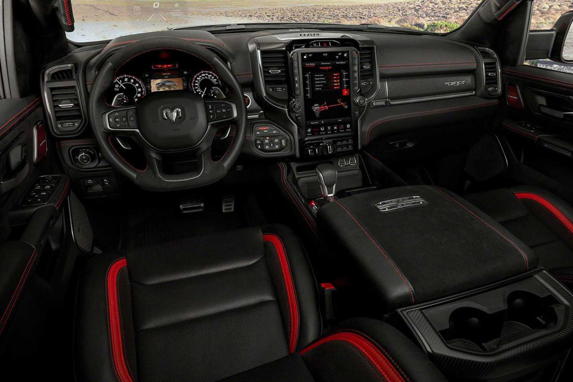 نمای کابین و داشبورد و فرمان وانت پیکاپ رم TRX با نام هنسی ماموت / Hennessey Mammoth Ram TRX 6x6