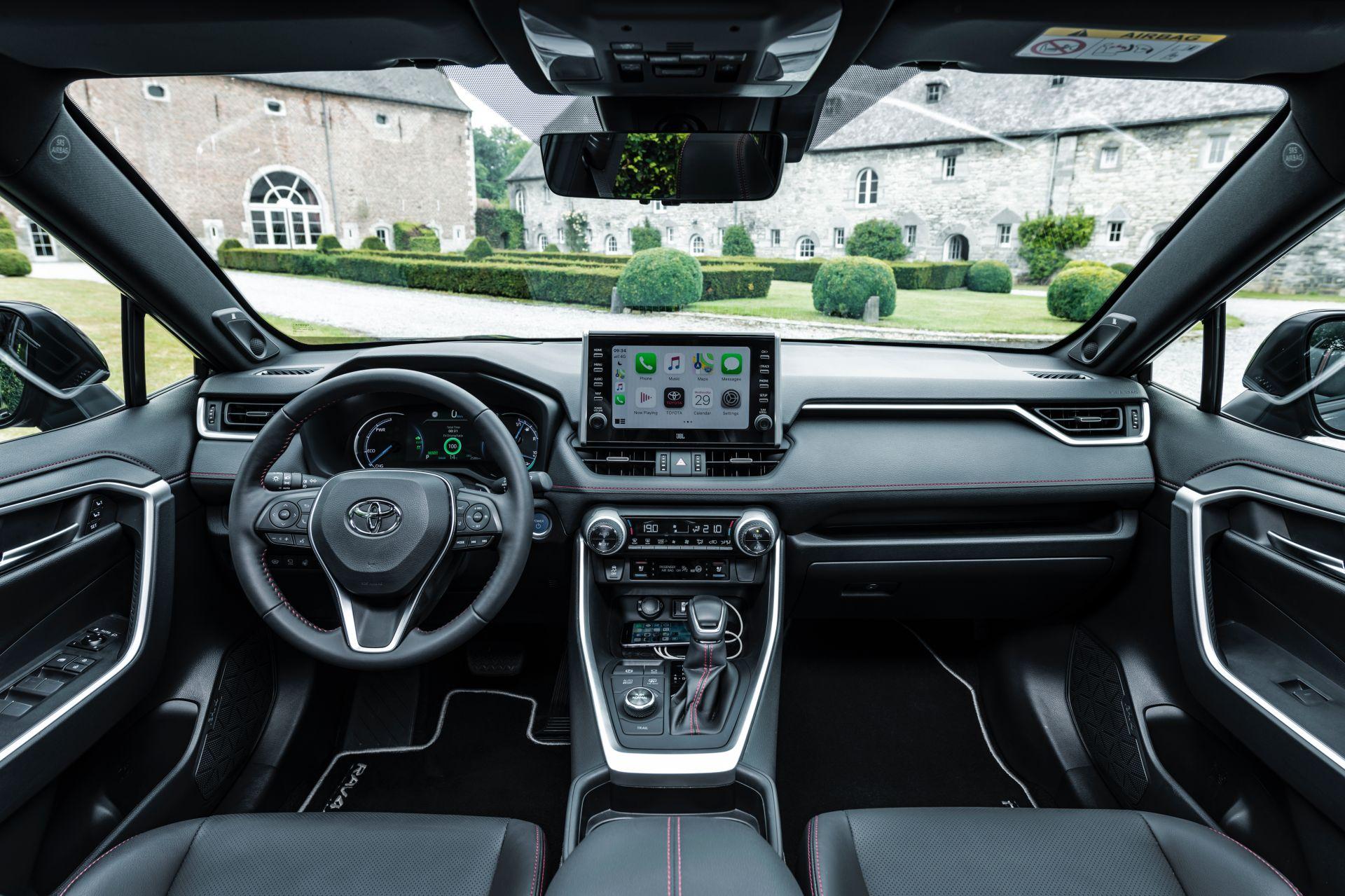 Toyota RAV4 Plug-In Hybrid تویوتا راو4 پلاگین هیبرید 2021