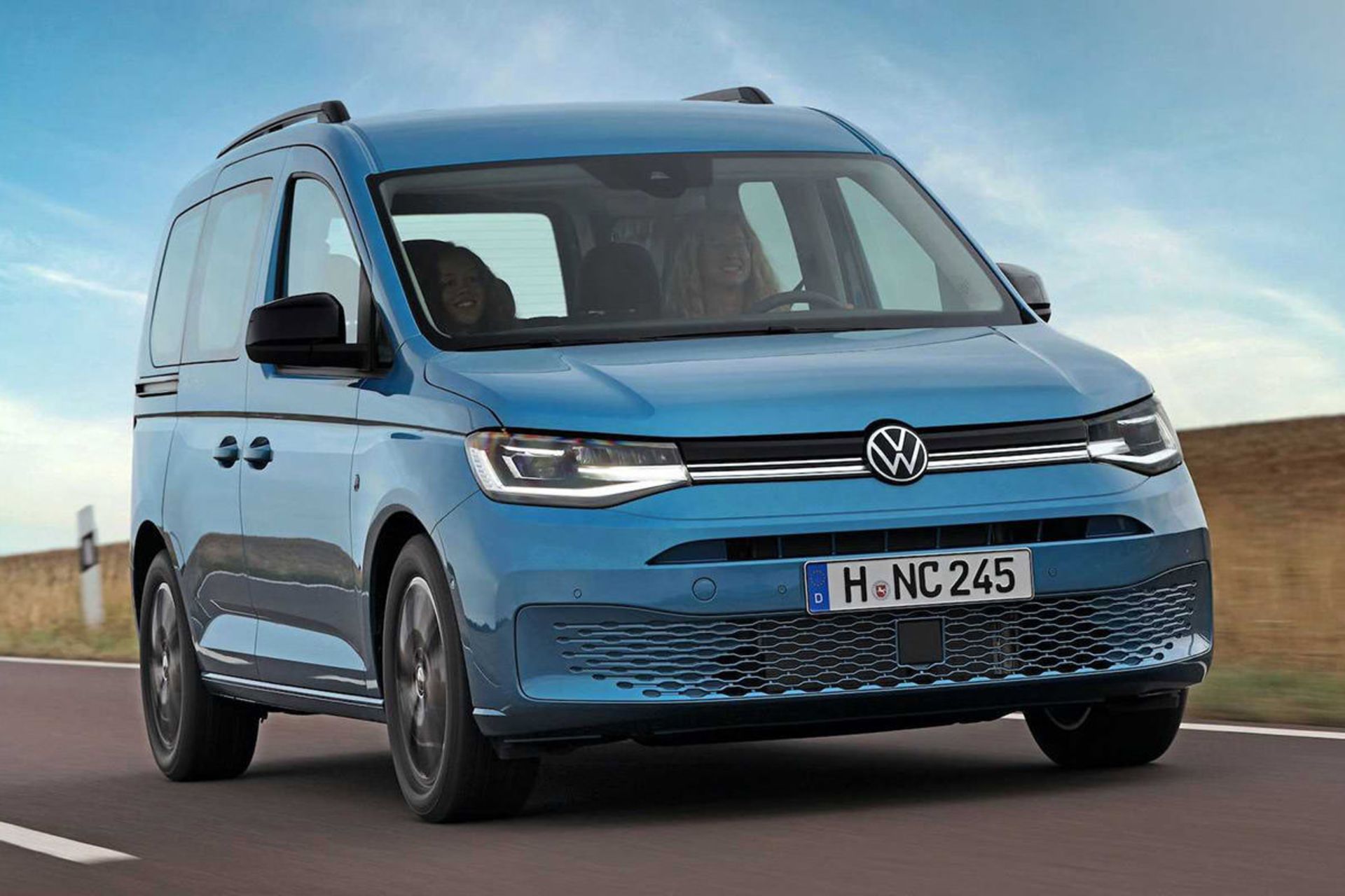 ون کمپر تفریحی فولکس واگن کدی کالیفرنیا / Volkswagen Caddy California Camper Van آبی رنگ
