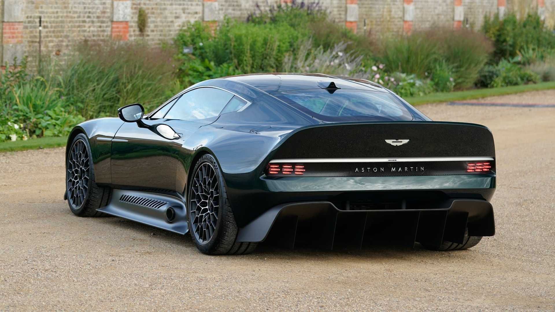 Aston Martin Victor استون مارتین ویکتور  نمای پشت