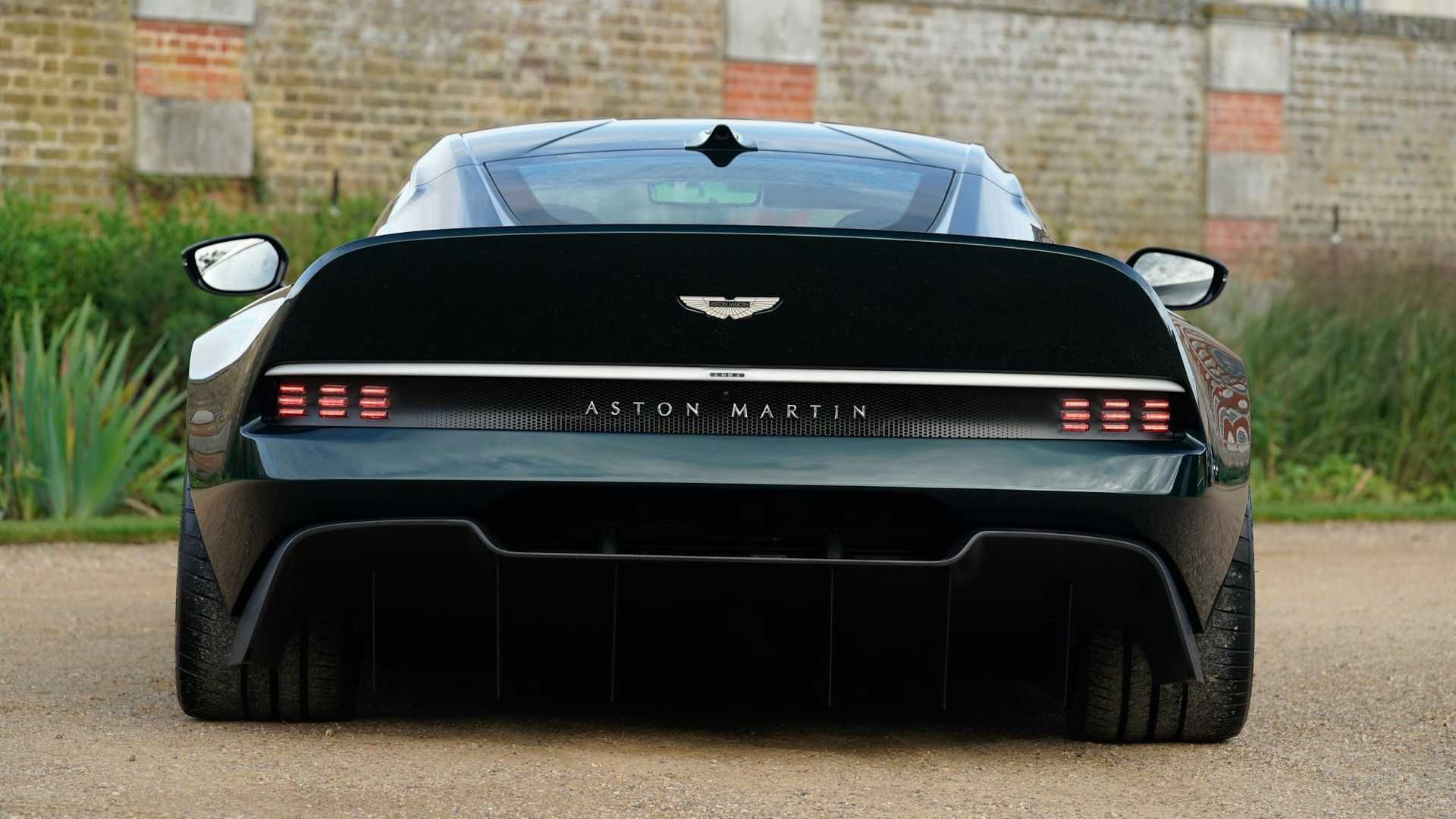 Aston Martin Victor استون مارتین ویکتور