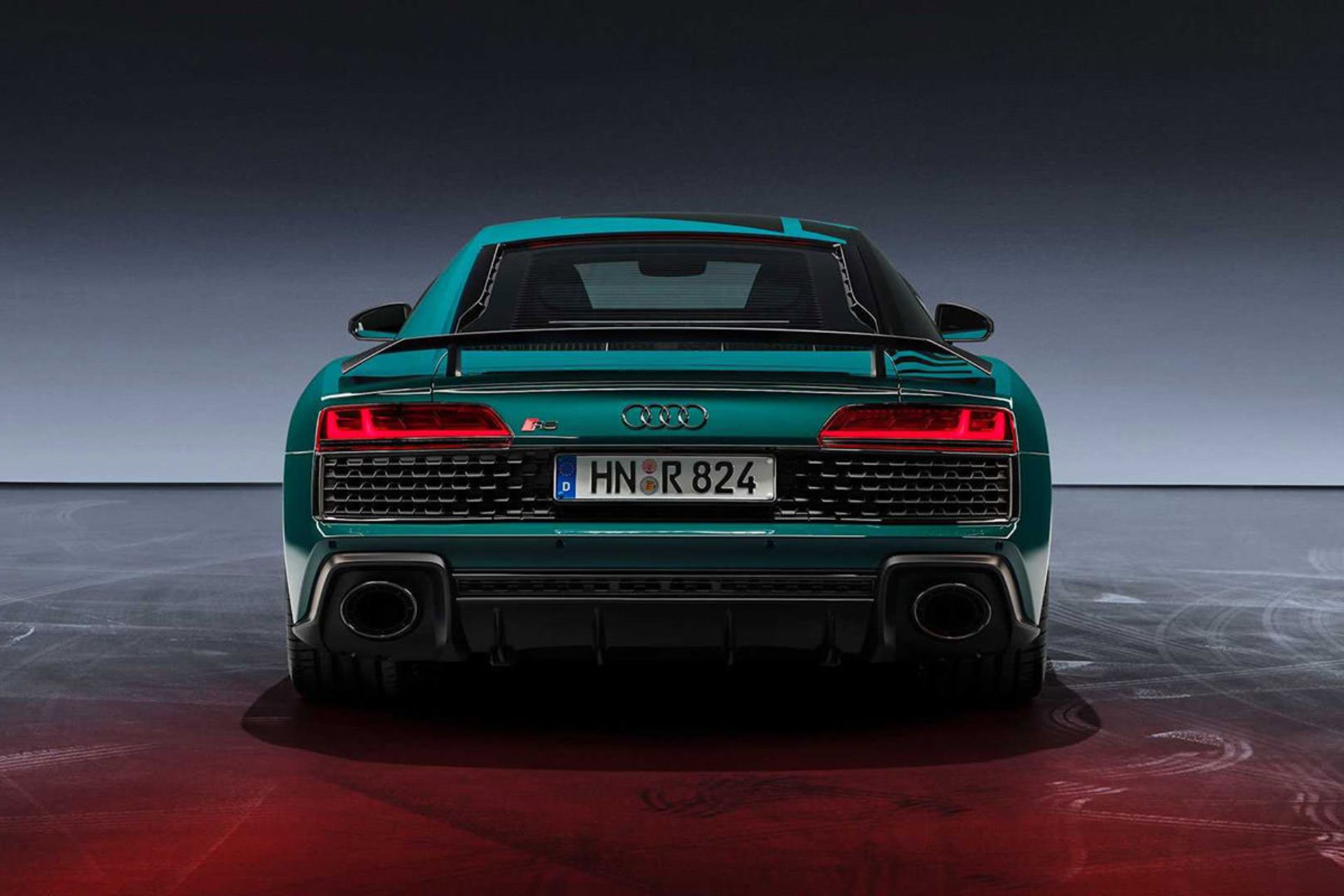 نمای عقب نسخه جهنم سبز خودروی سوپراسپرت آئودی آر8 / Audi R8 Green Hell Edition سبز رنگ