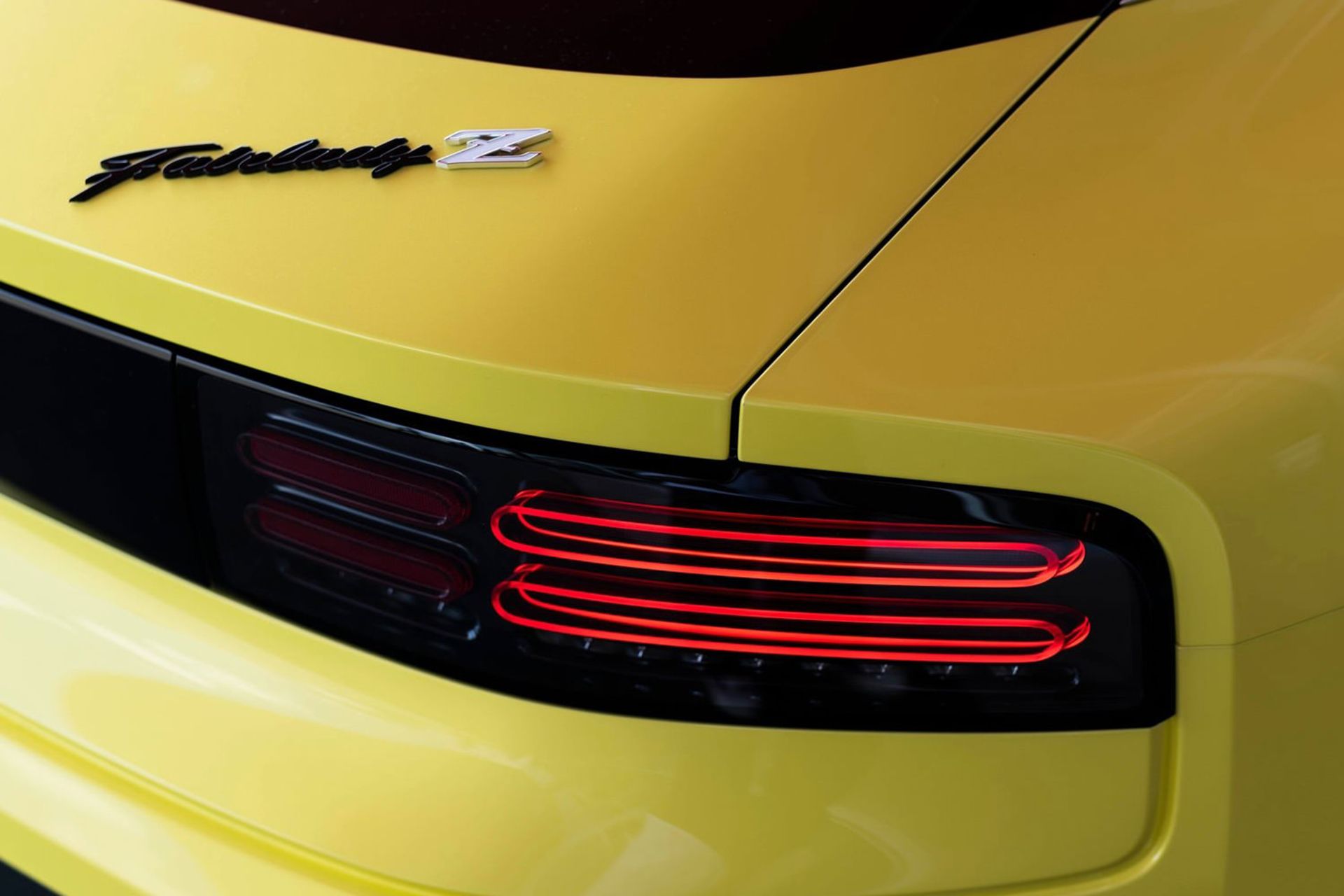 خودرو نیسان Z Proto چراغ عقب