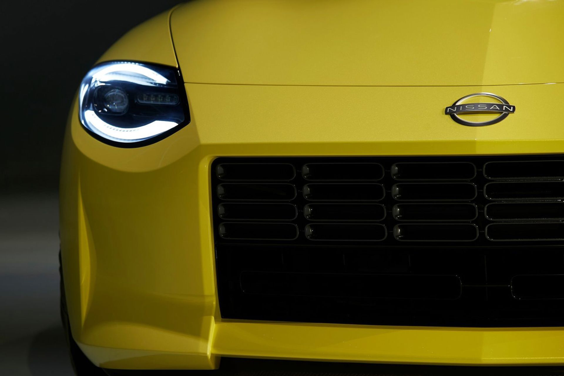 خودرو نیسان Z Proto جلوپنجره