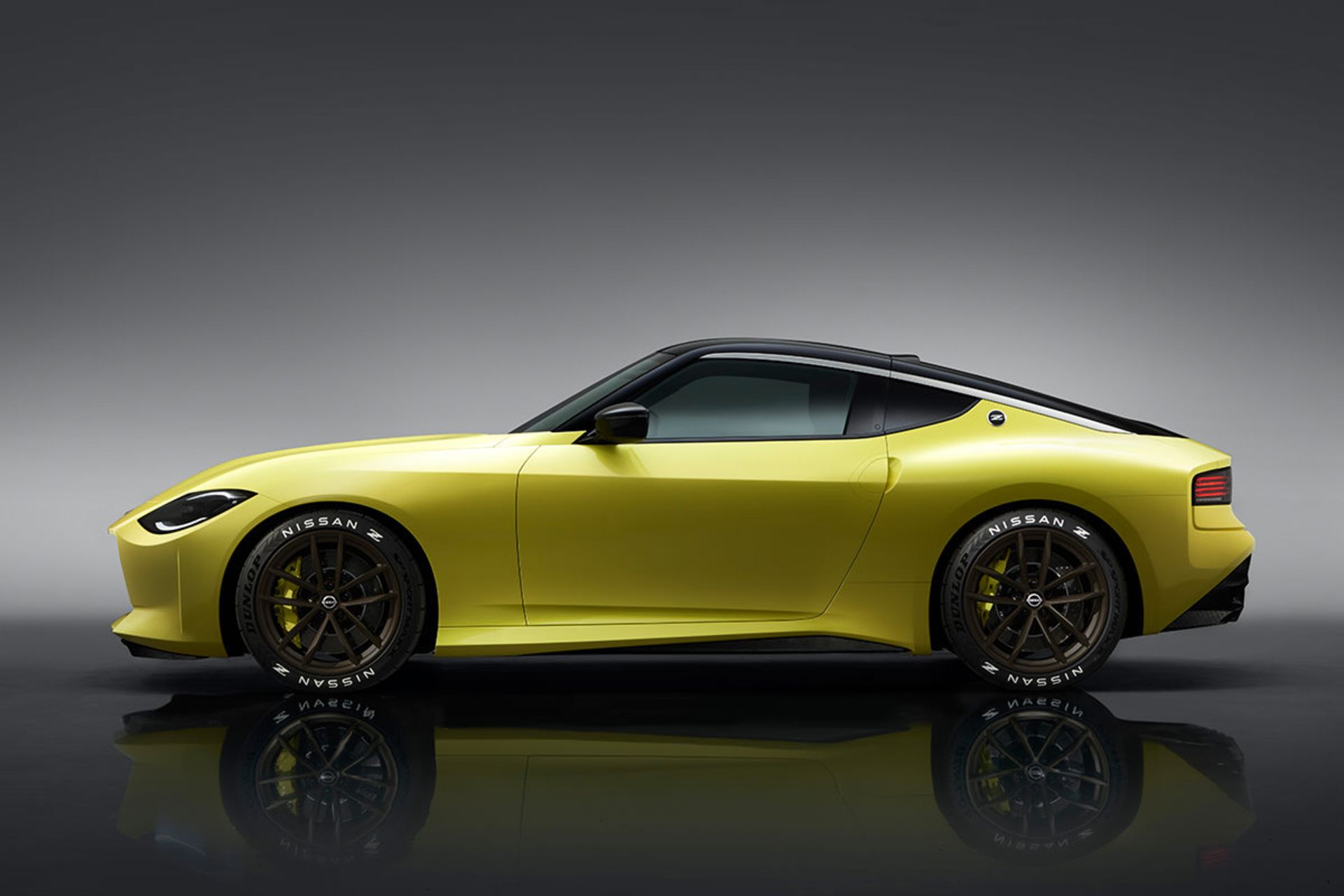 خودرو نیسان Z Proto نمای جانبی