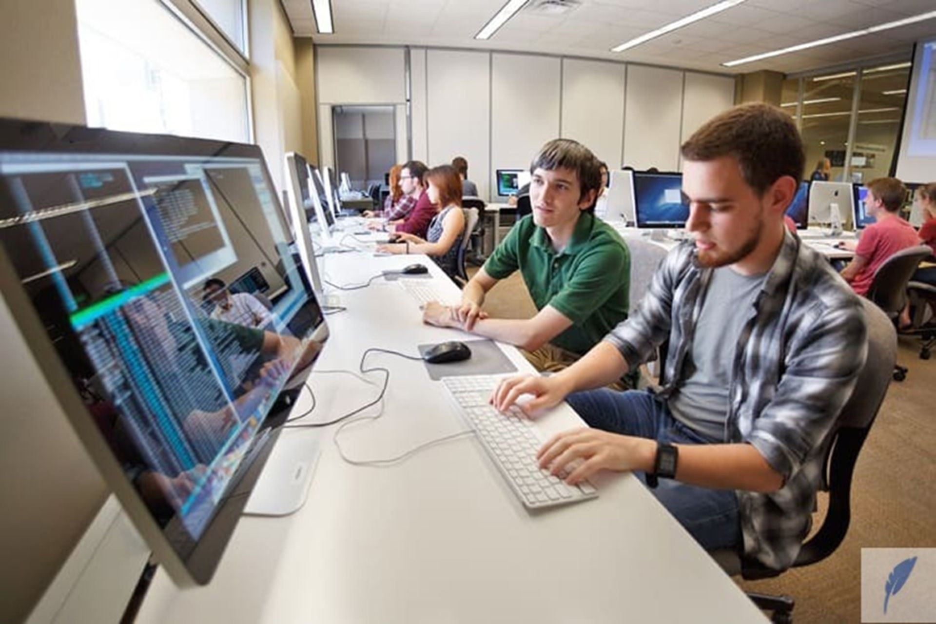 لتس گو یونی