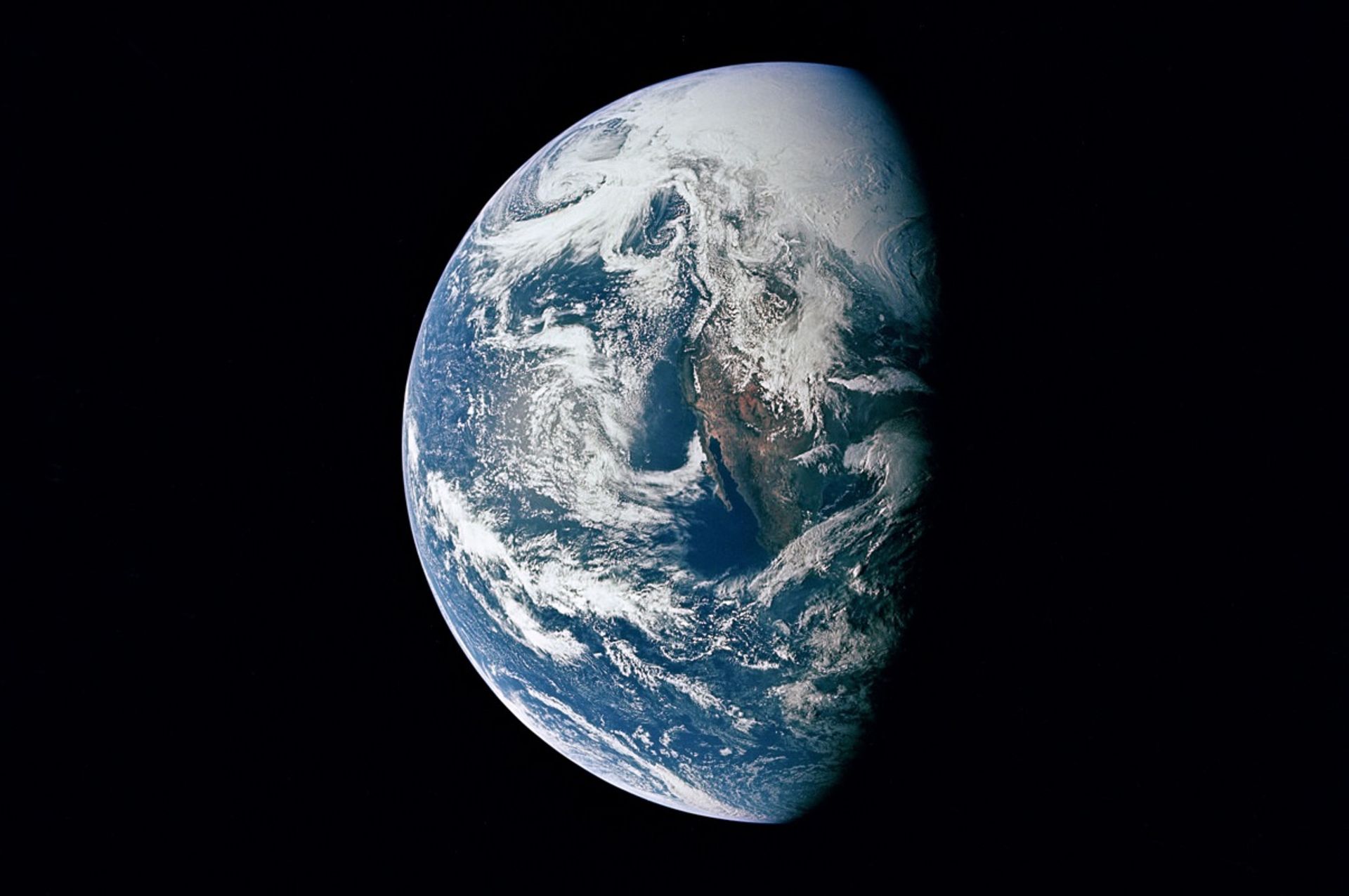 نمای زمین از فضا
