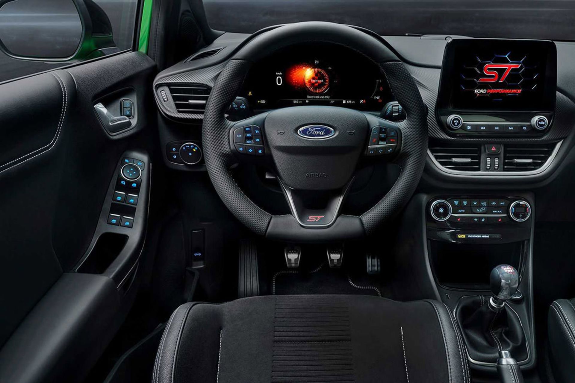 نمای داخل کابین و داشبورد کراس اور فورد پوما اس تی / 2021 Ford Puma ST