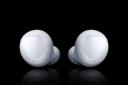 سامسونگ Galaxy Buds SM-R170  رنگ سفید در بکگراند مشکی