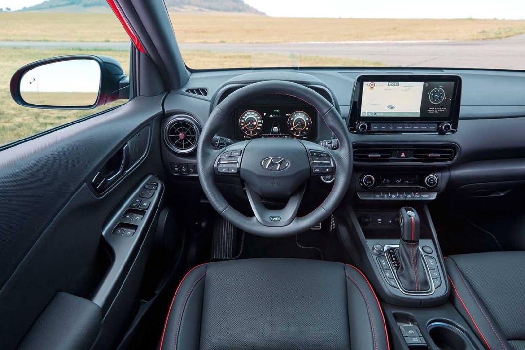 داشبورد و کابین و فرمان کراس اور هیوندای کنا ان لاین / Hyundai Kona N-Line crossover