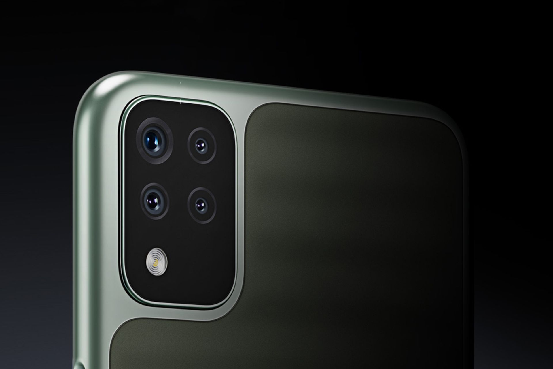 نمای نزدیک دوربین اصلی ال جی کی 42 / LG K42