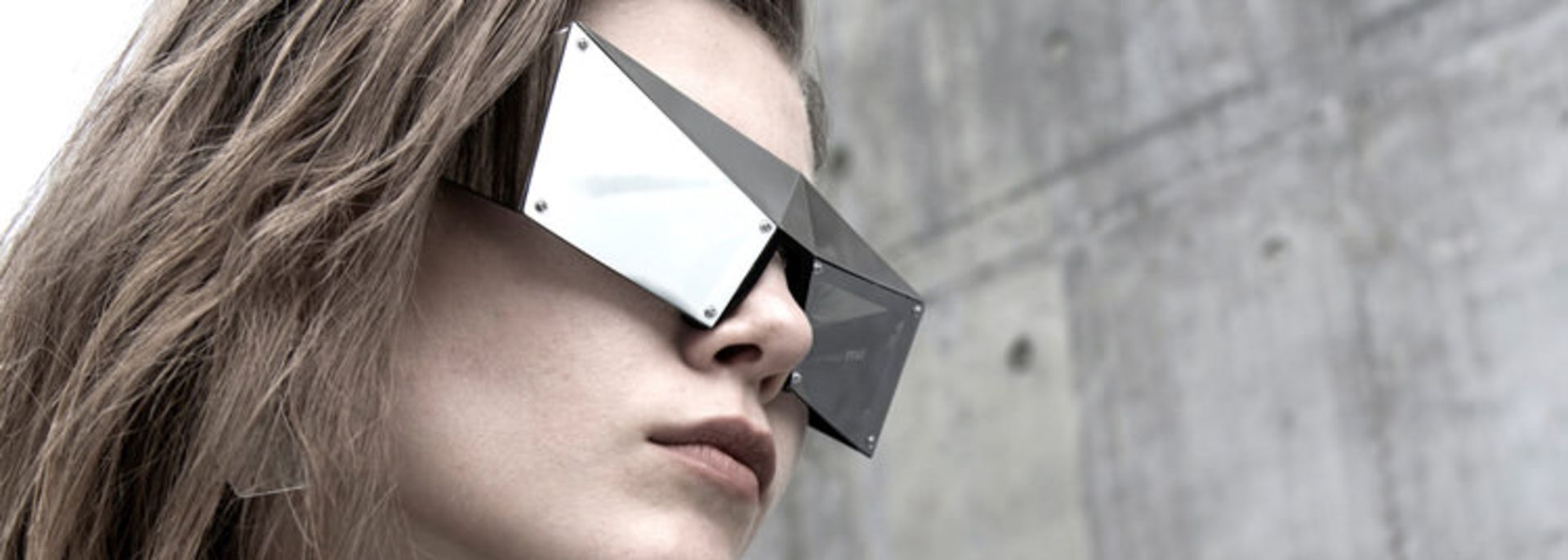 طرحی از لیندا فارو برای برند UNITED NUDE 