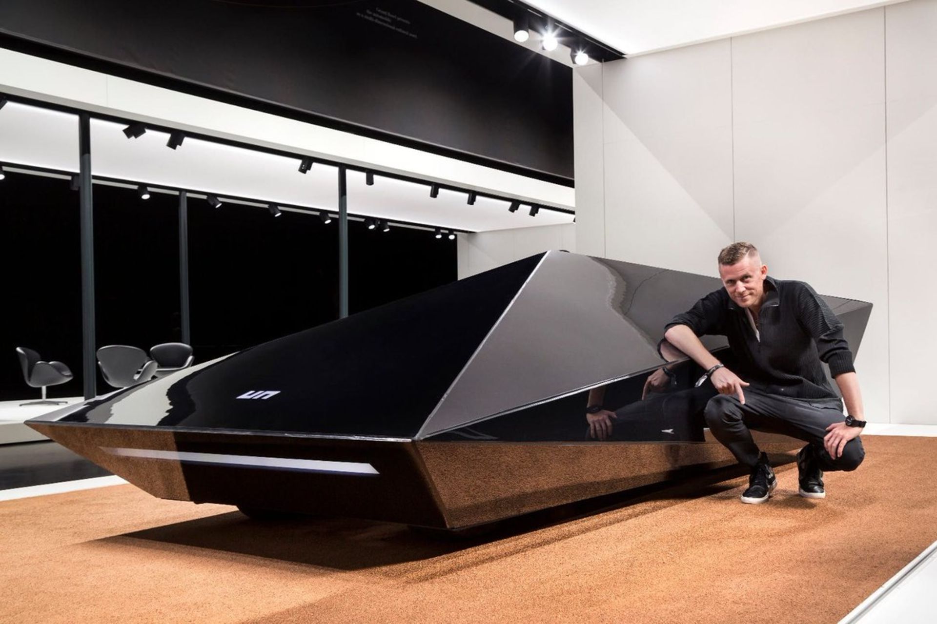 UNITED NUDE برند Lo Res لامبورگینی کانتاش بخشی از پروژه  