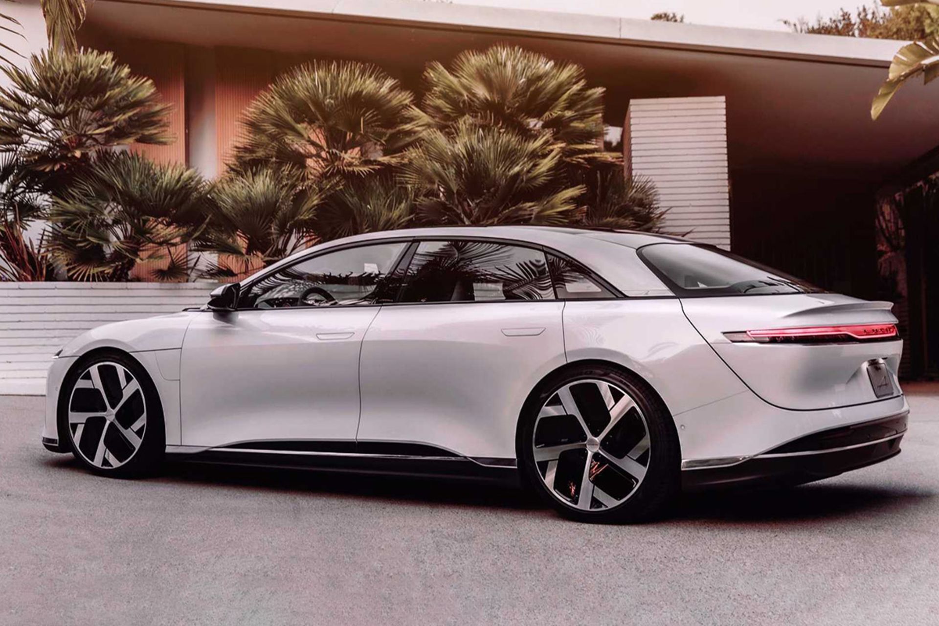 Lucid Air لوسید ایر 2021 نمای پشت
