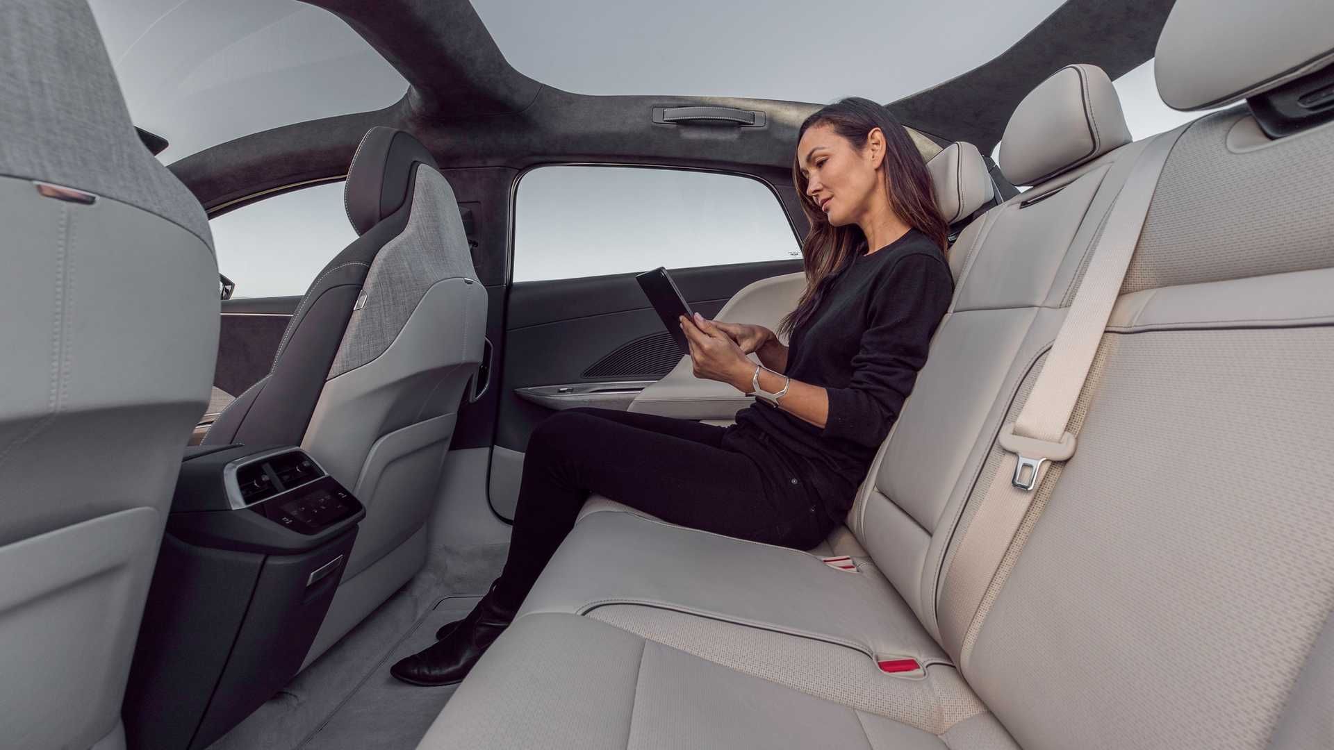Lucid Air لوسید ایر 2021 نمای کابین عقب