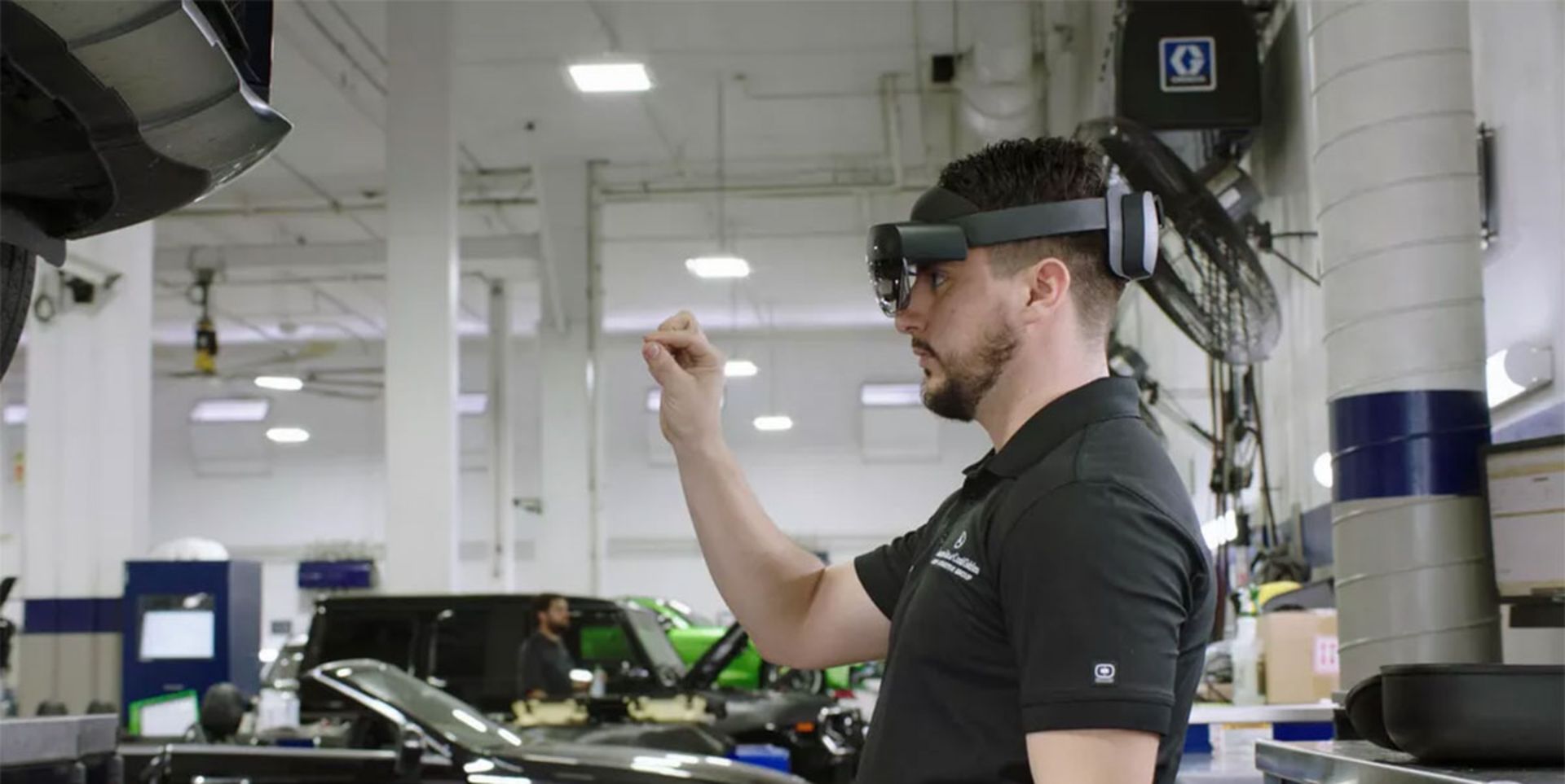 استفاده از هولولنز 2 در آموزش تکنسین مرسدس بنز