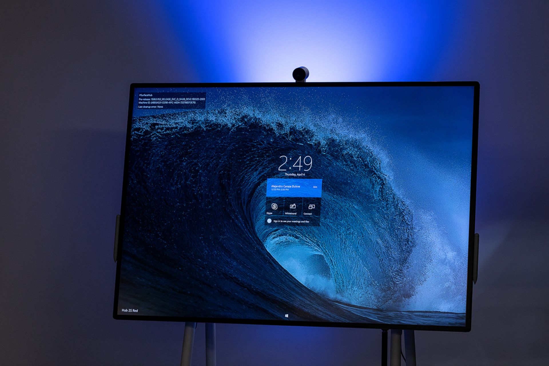 نمای جلو سرفیس هاب 2 اس 85 اینچ / Surface Hub 2S