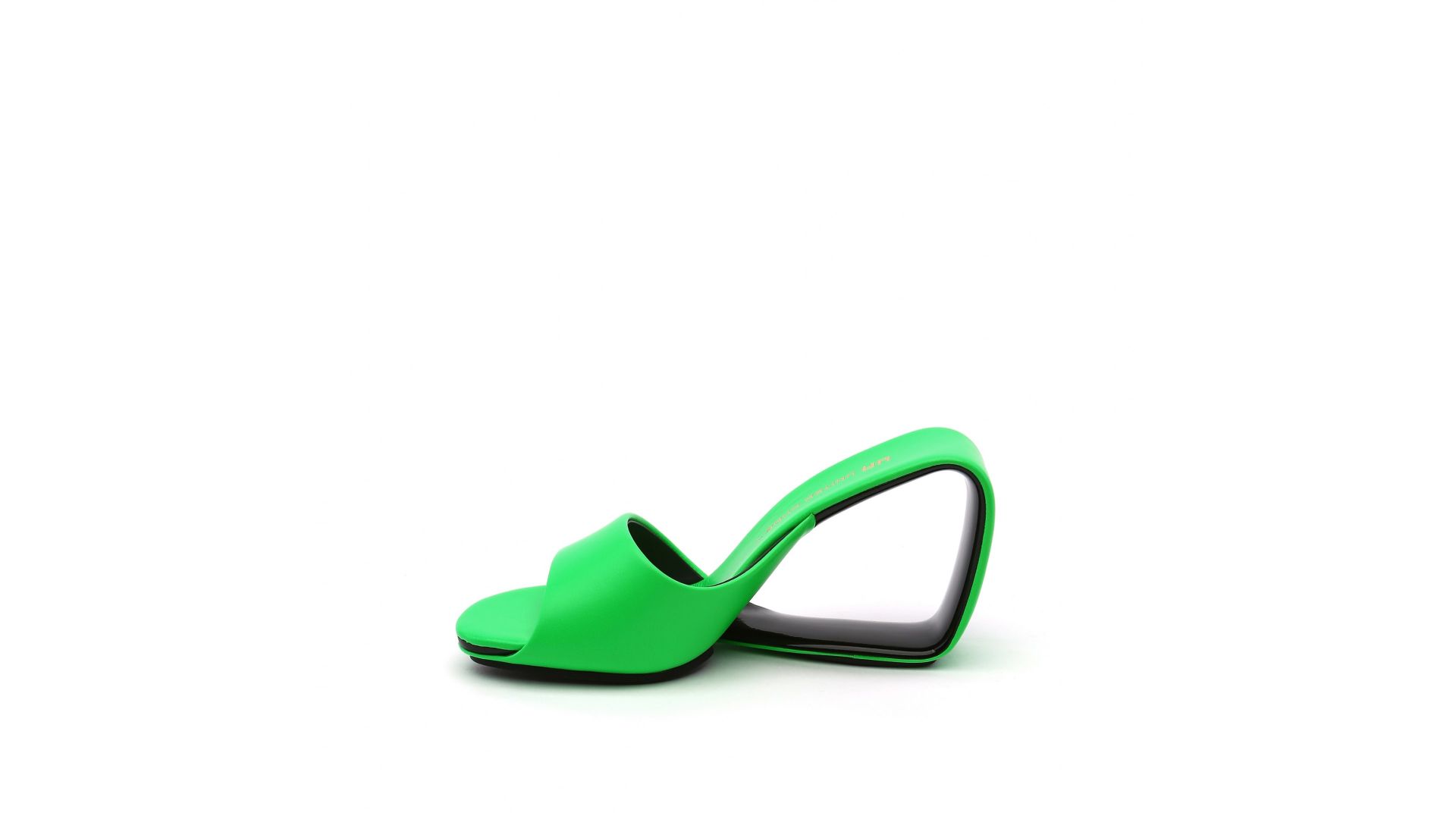  UNITED NUDE موبیوس اولین کفش تولیدی برند