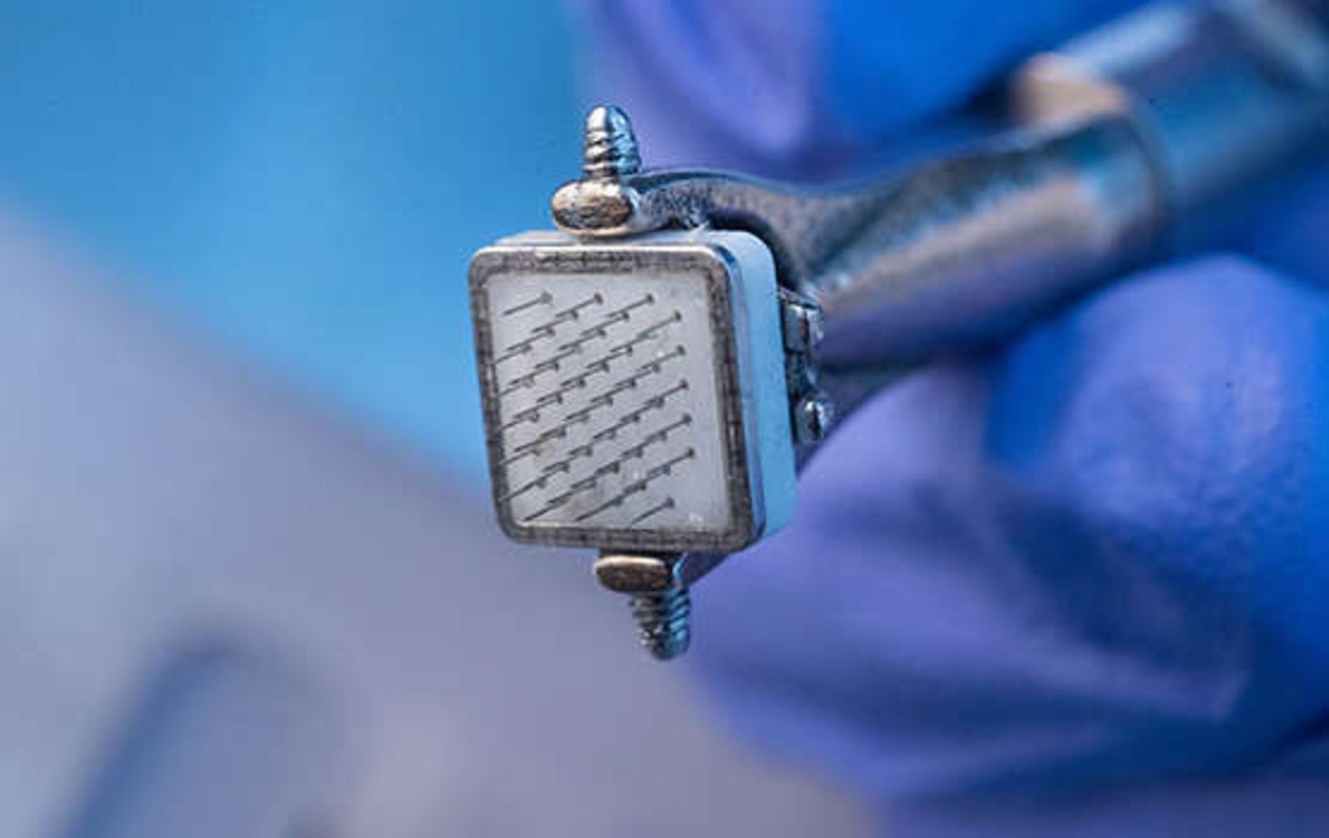 سیستم بینایی بیونیک جِناریس 