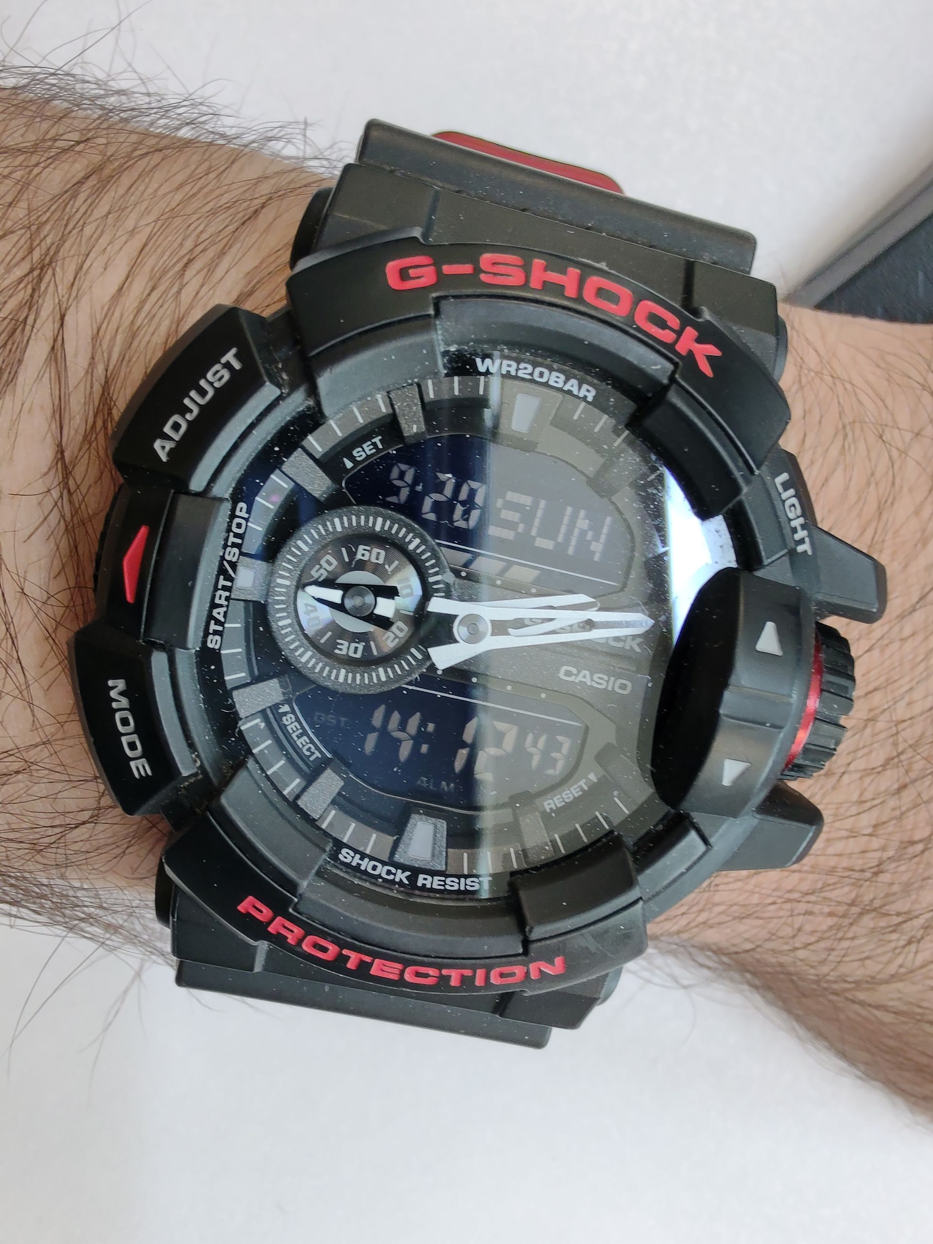 نمونه عکس ماکرو دوربین اولتراواید موتورولا اج پلاس  - ساعت مچی G-Shock