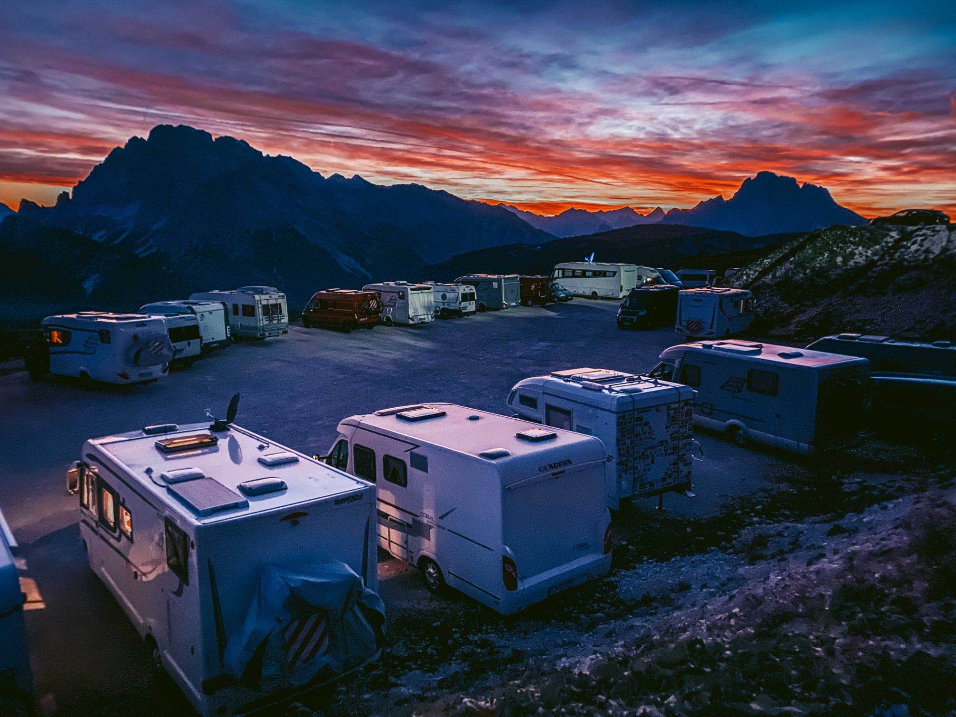 nightfall-at-the-dolomites-leo-chan