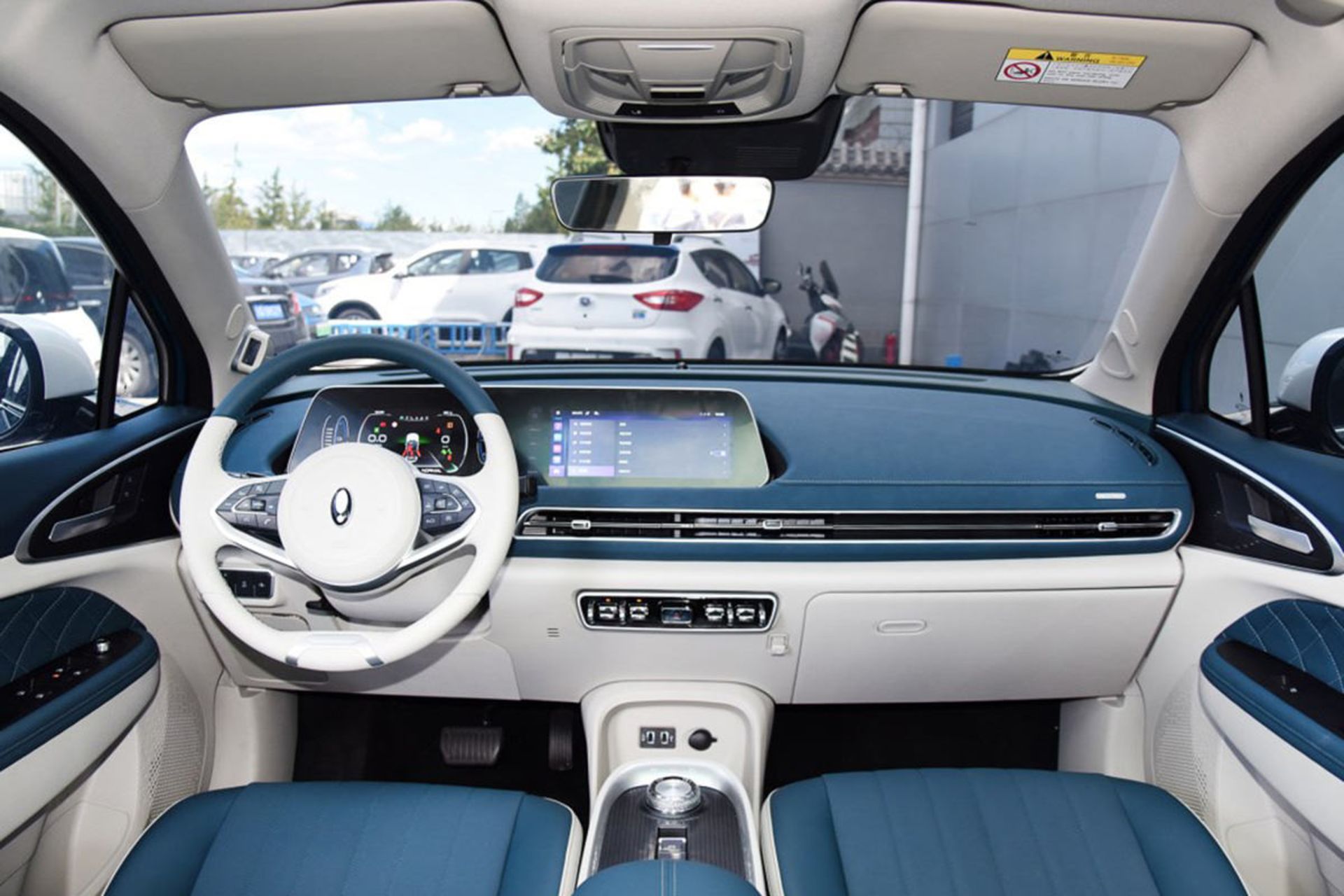 نمای داخل کابین خودروی الکتریکی اورا گود کت  / ORA Good Cat EV زیرمجموعه گریت وال / great wall چین