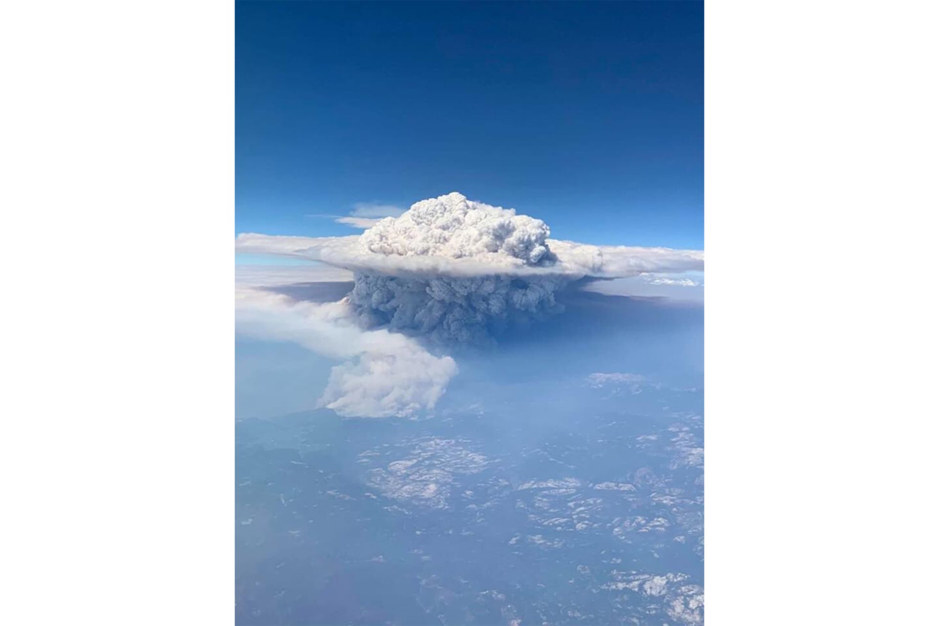 ابرهای پیروکومولونیمبوس در پی گرمای شدید آتش سوزی کالیفرنیا 2020
