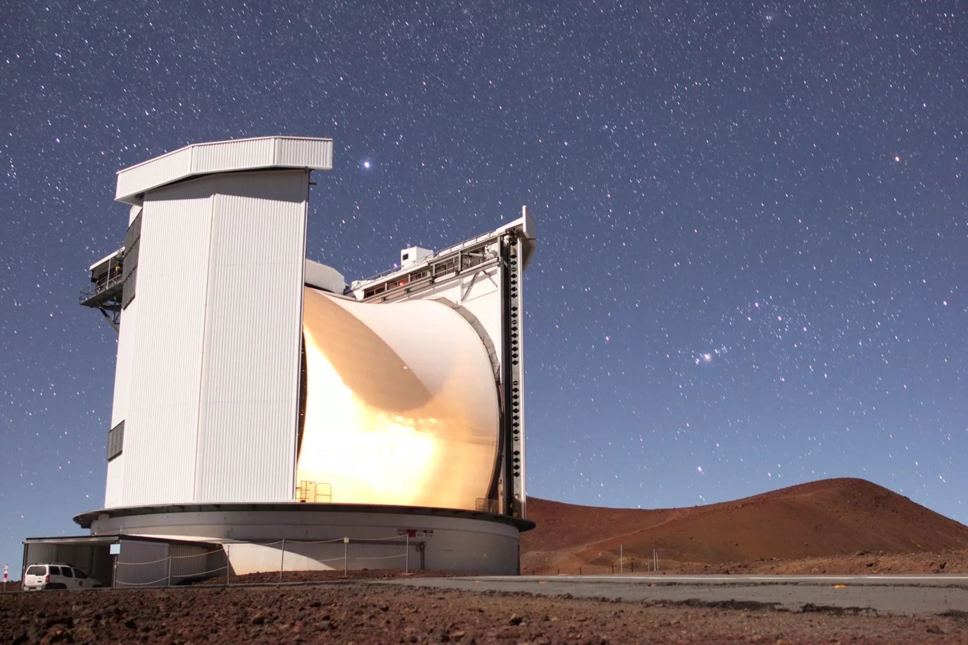 مرجع متخصصين ايران تلسكوپ جيمز كلرك ماكسول در هاوايي