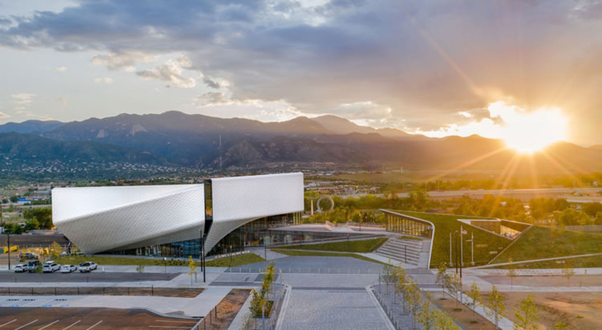 مرجع متخصصين ايران ساختمان موزه المپيك و پارالمپيك آمريكا / us olympic paralympic museum