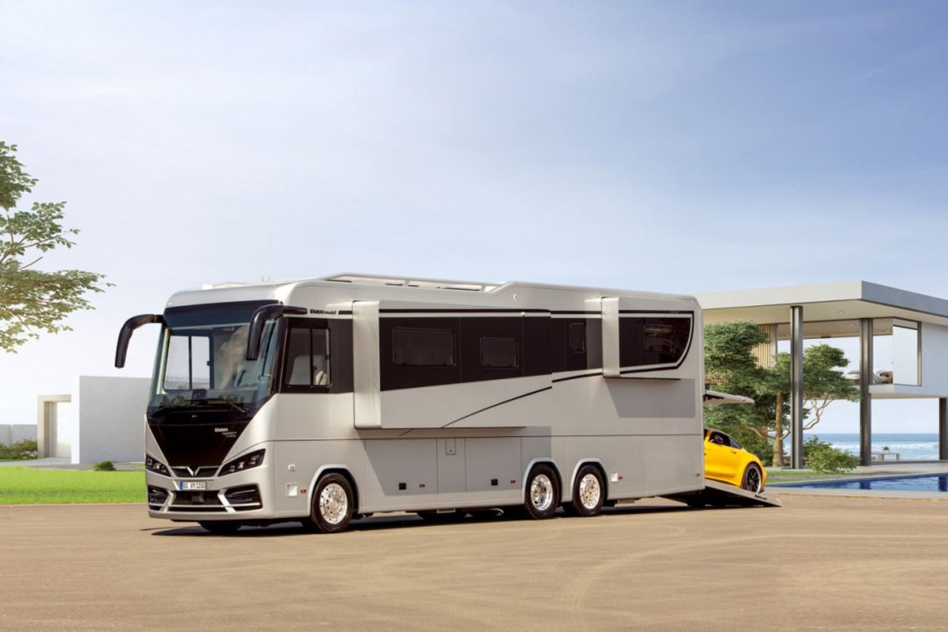 نمای اصلی خانه متحرک واریوموبیل پرفکت / variomobil-perfect-motorhome-2 در کنار منظره آسمان آبی و خودرو مرسدس بنز