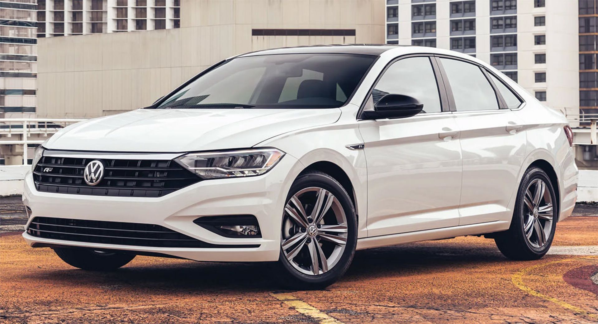 خودرو فولکس واگن / Volkswagen سفید رنگ