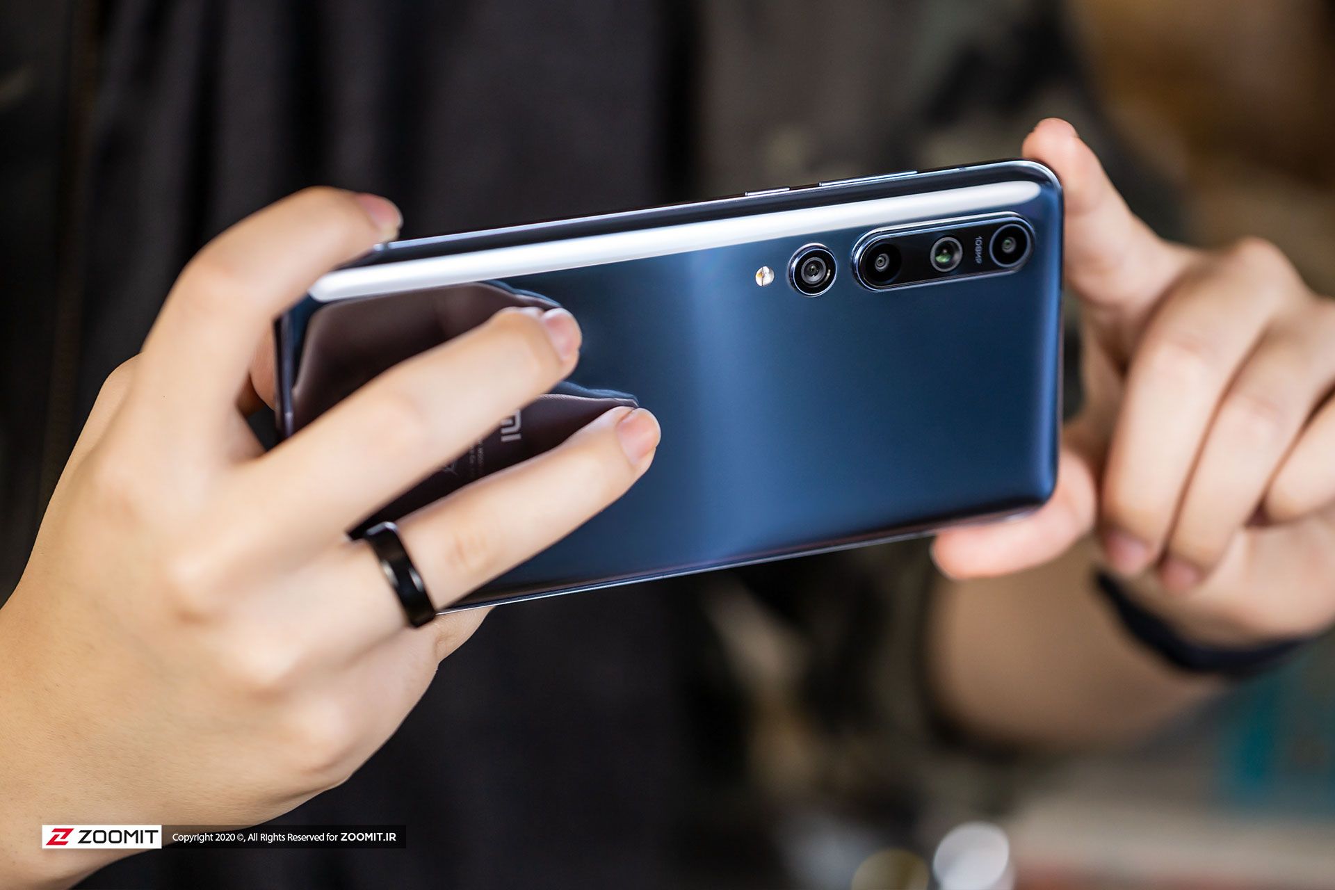 گوشی شیائومی می ۱۰ / Xiaomi Mi 10 5G در حال عکاسی
