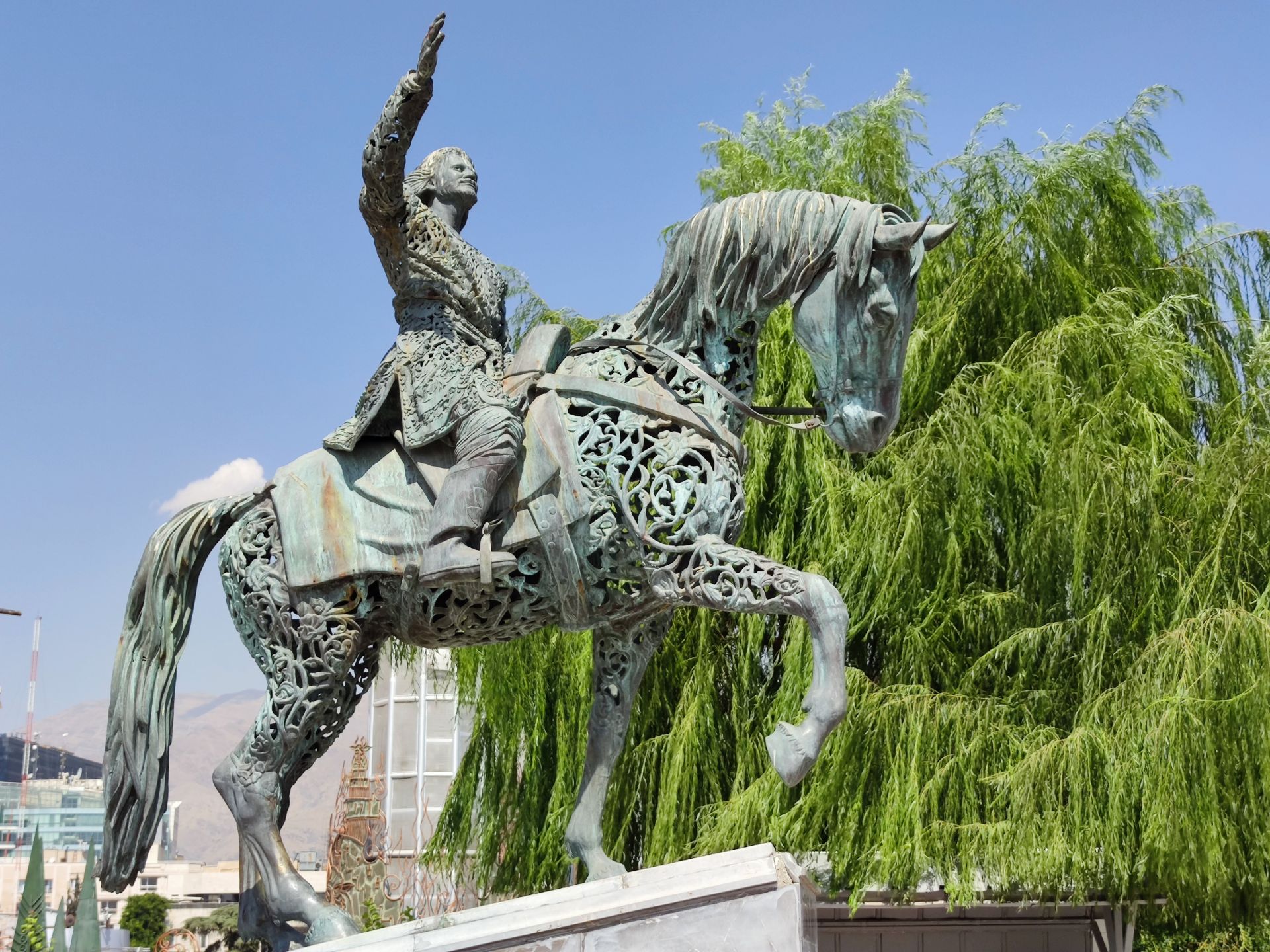 نمونه عکس دوربین اصلی شیائومی می 10 با بزرگنمایی 1X - مجسمه پارک آب و آتش