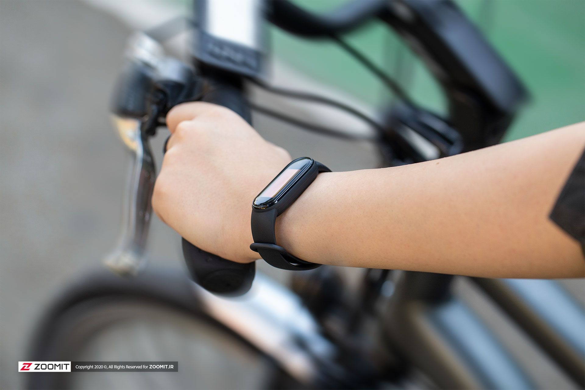 تصاویر بررسی دستبند شیائومی می‌ بند ۵/xiaomi mi band 5