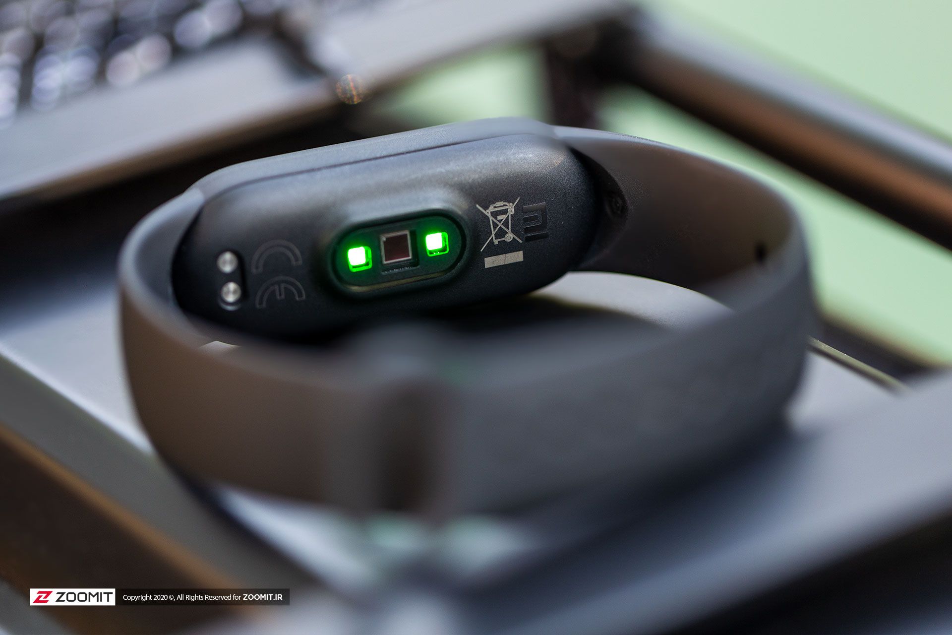 تصاویر بررسی دستبند شیائومی می‌ بند ۵/xiaomi mi band 5
