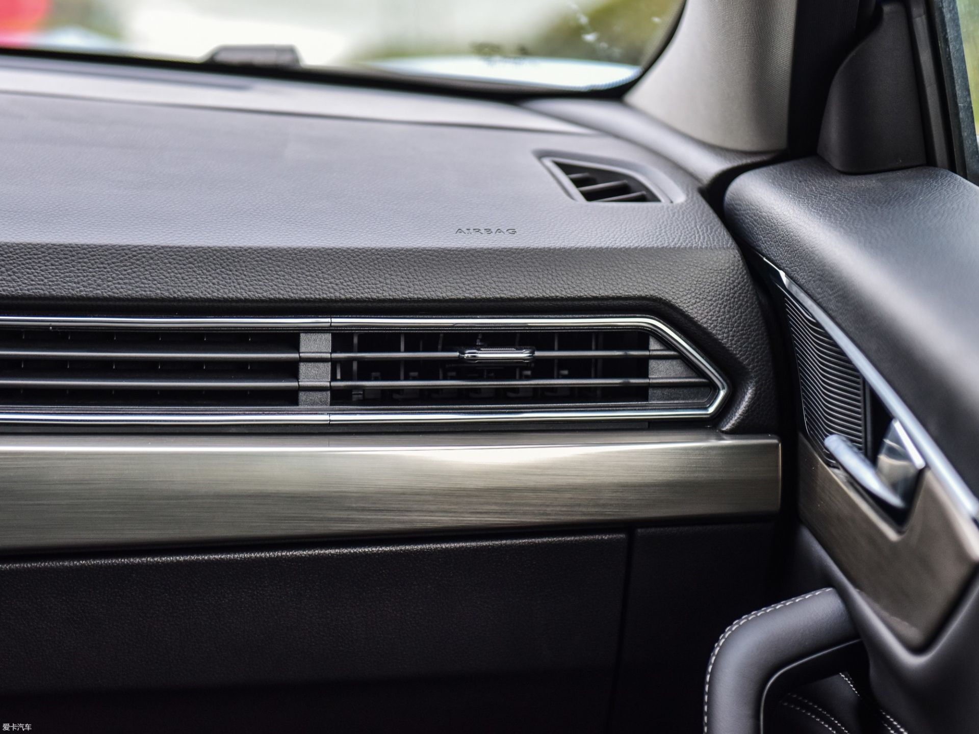 jetour x70  چری جتور ایکس70 بهمن خودرو خروجی هوا