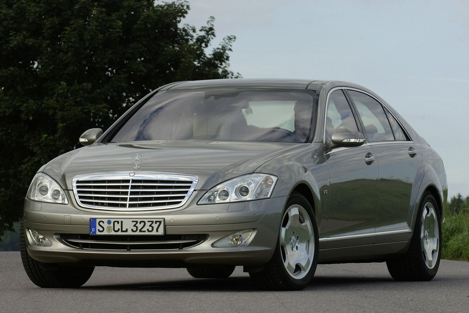 مرجع متخصصين ايران نسل W221 خودرو مرسدس بنز كلاس اس / Mercedes-Benz S-Class