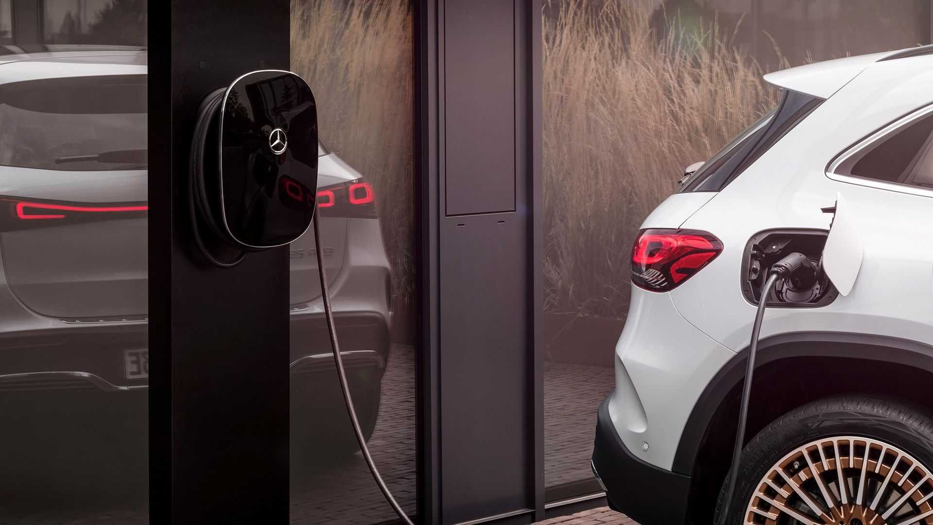 Mercedes-Benz EQA مرسدس بنز برقی ای کیو ای شارژر