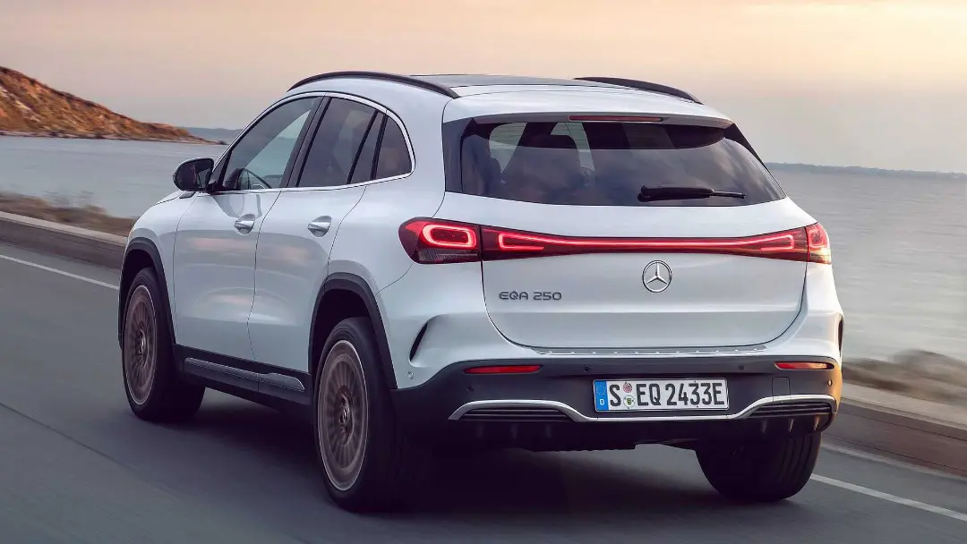 Mercedes-Benz EQA مرسدس بنز برقی ای کیو ای نمای پشت