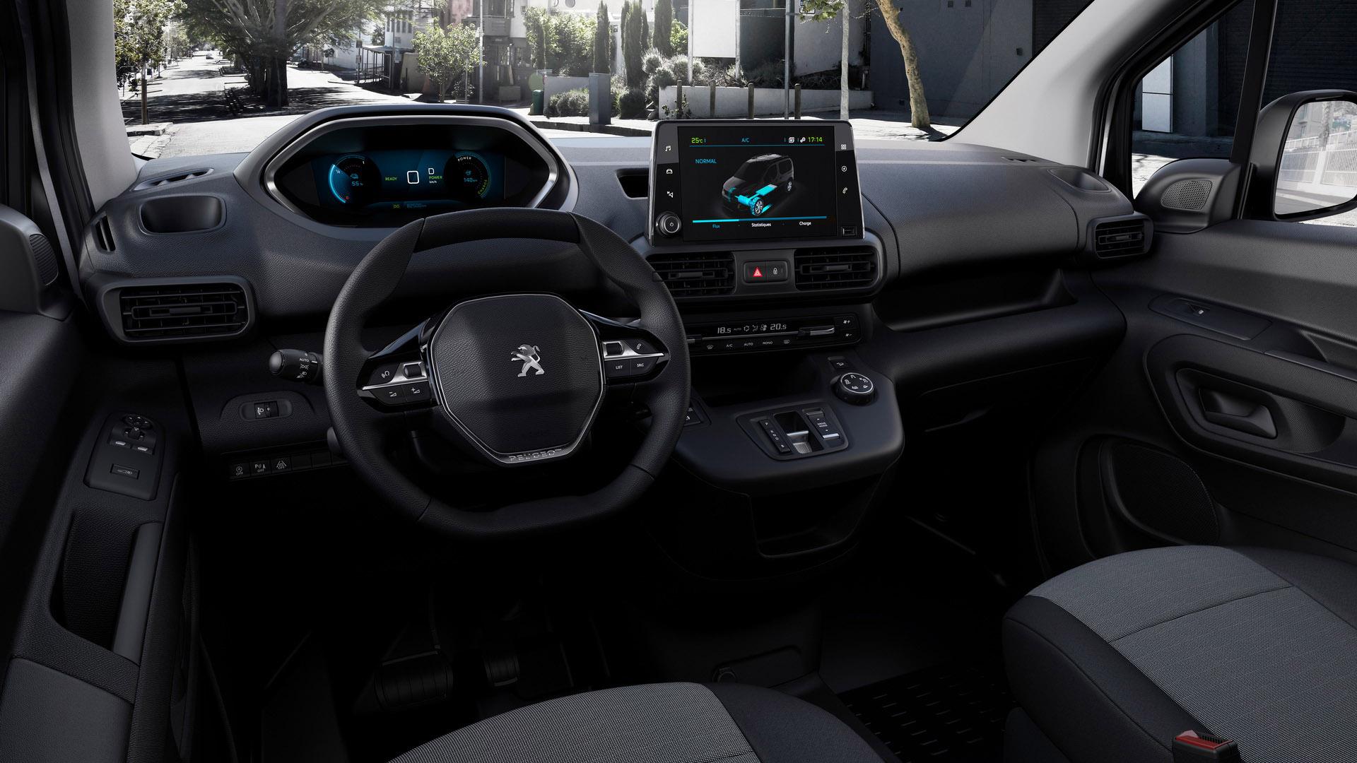 نمای کابین و فرمان ون برقی پژو ای-پارتنر / 2021 Peugeot e-Partner Electric van